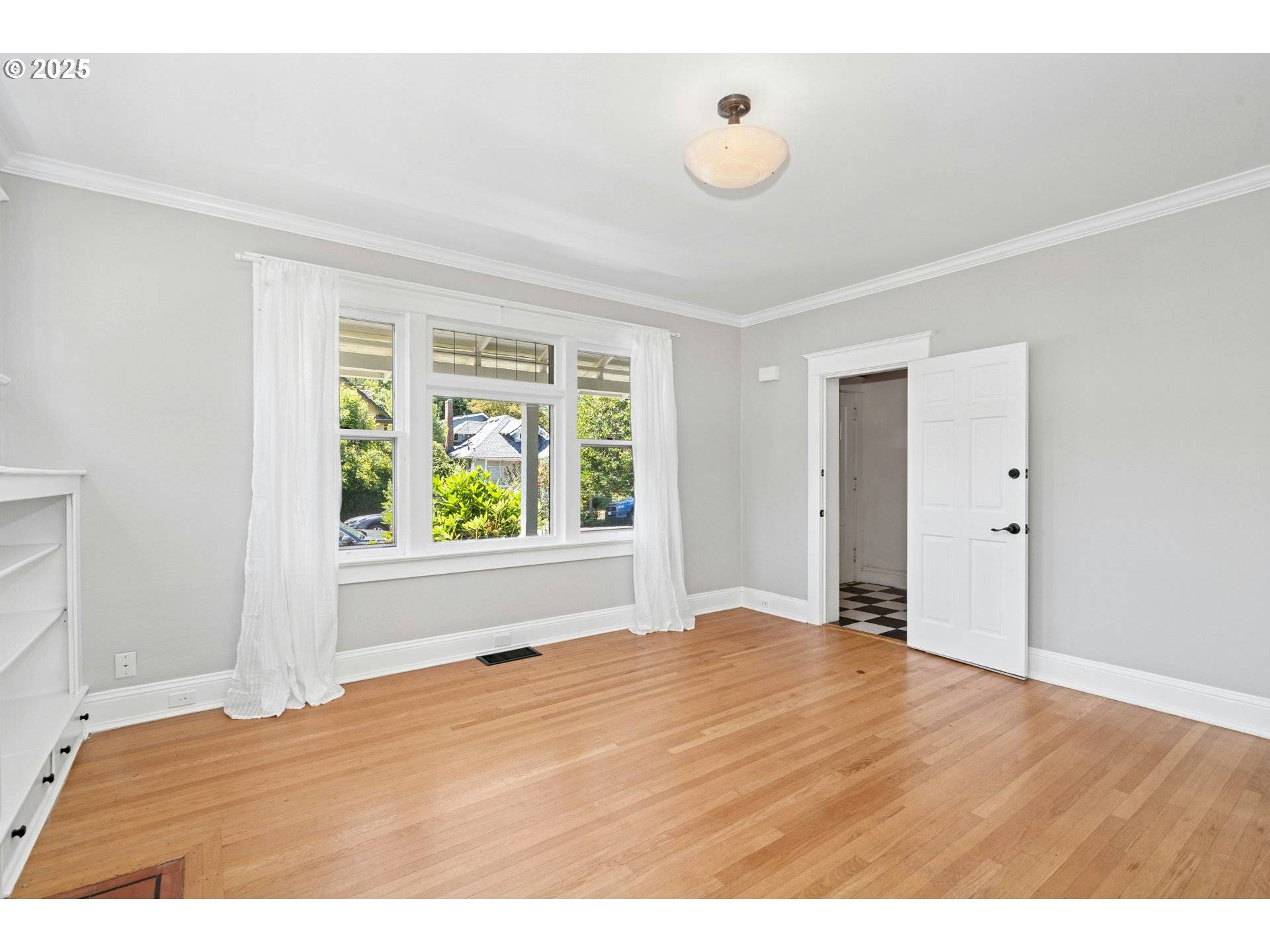 Portland, OR 97214,3955 SE MADISON ST