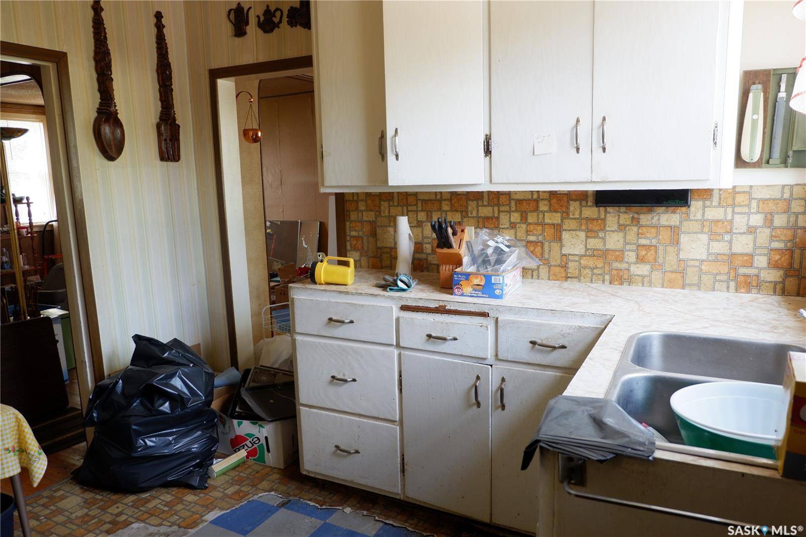 Assiniboia, SK S0H 0B0,401 6th AVENUE W