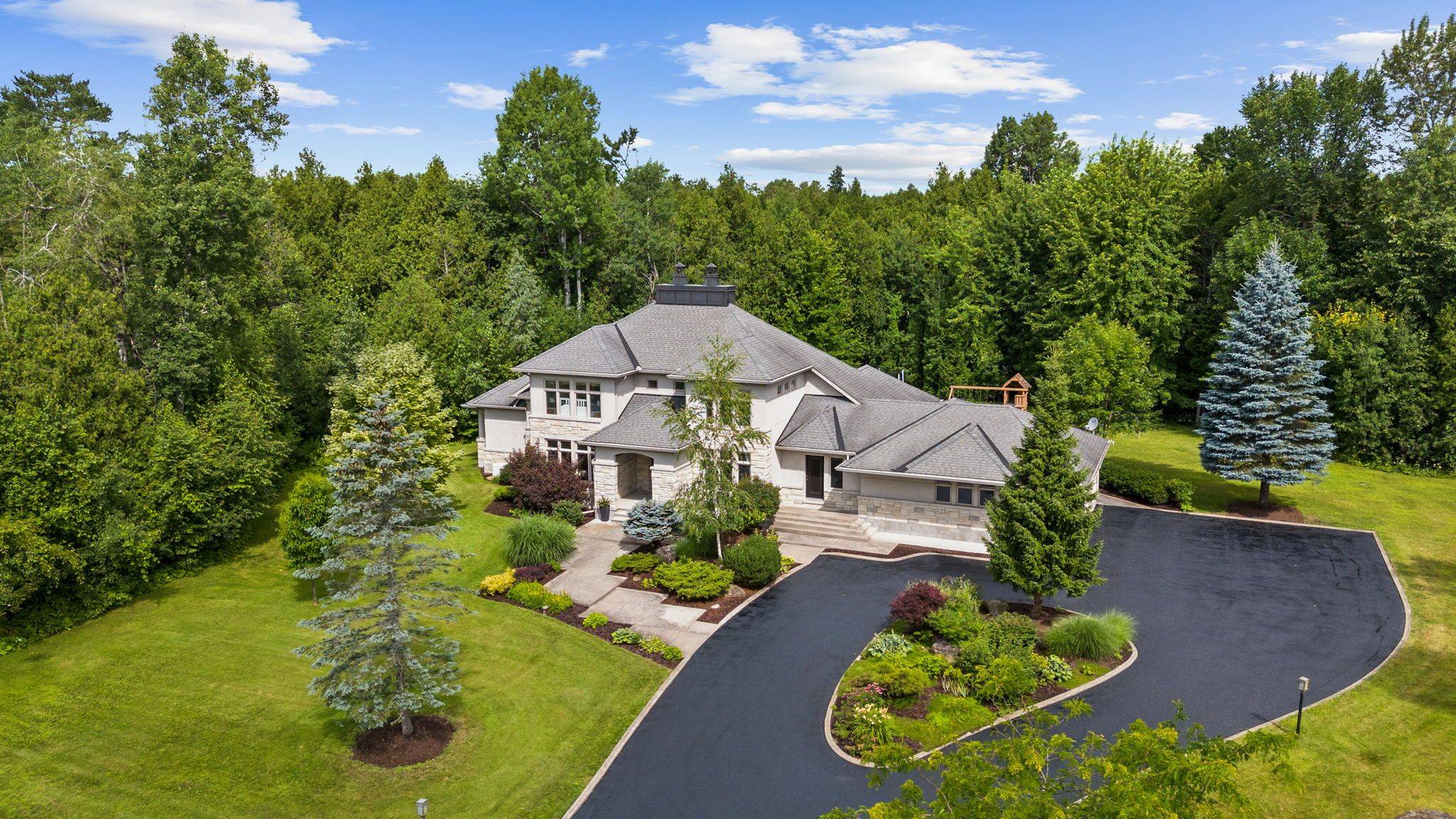 Manotick - Kars - Rideau Twp And Area, ON K4M 1M2,5811 Longhearth WAY