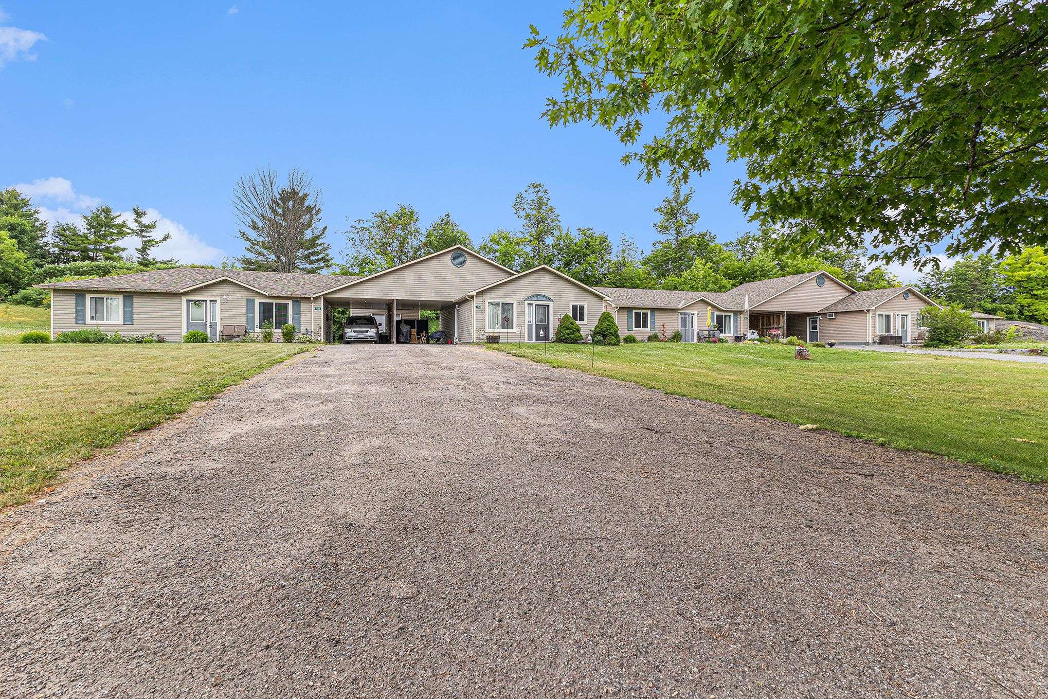 Mcnab/braeside, ON K0A 1G0,735-741 River RD