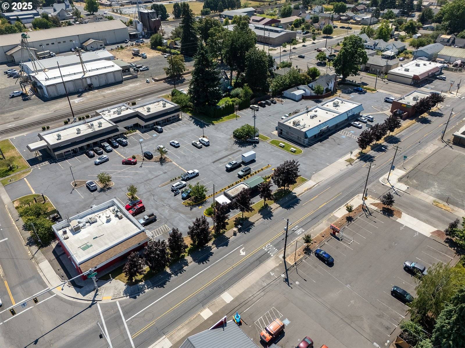 Harrisburg, OR 97446,170/190 N 3RD ST