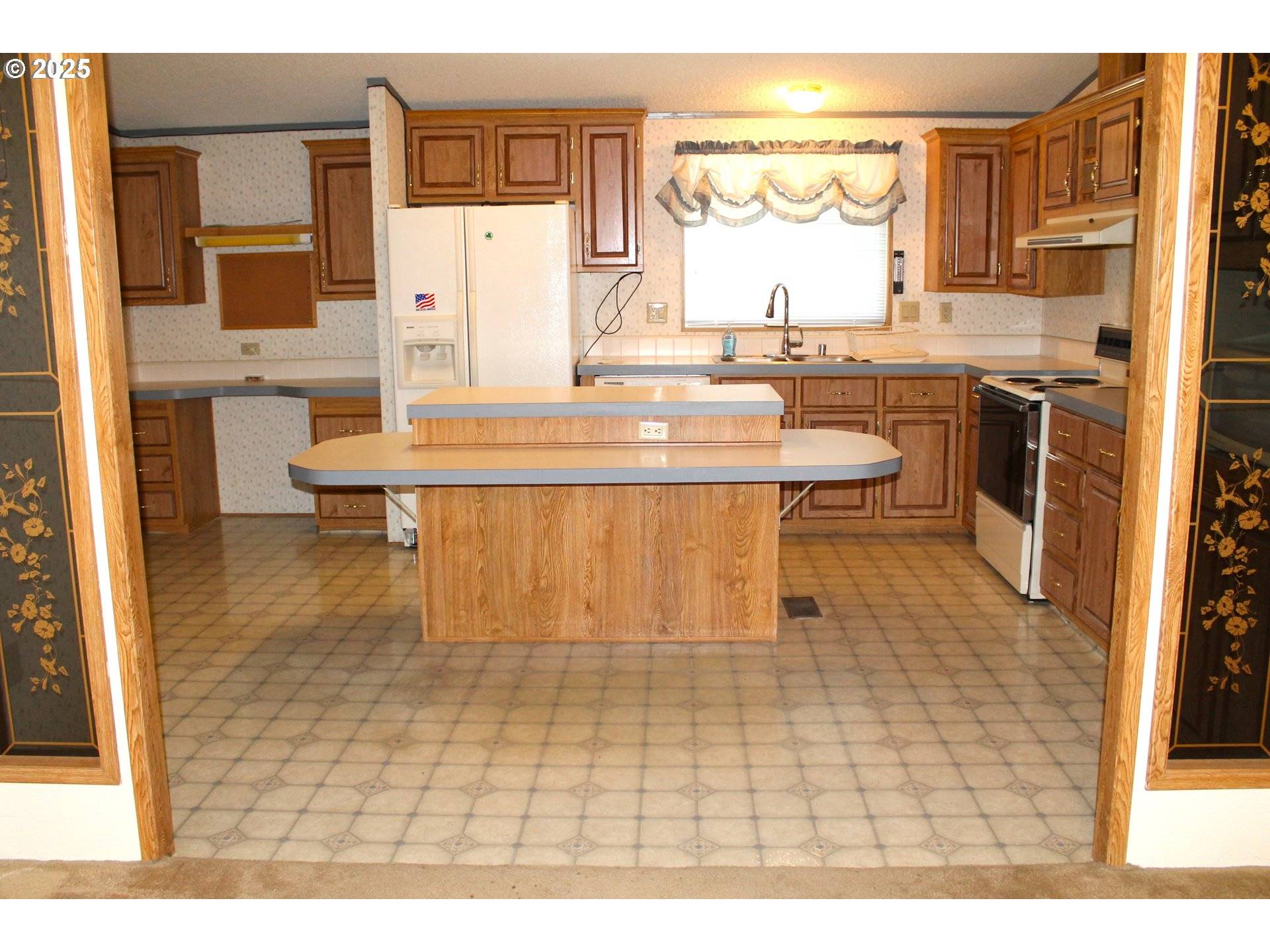 Mount Vernon, OR 97865,210 N MOUNTAIN BLVD