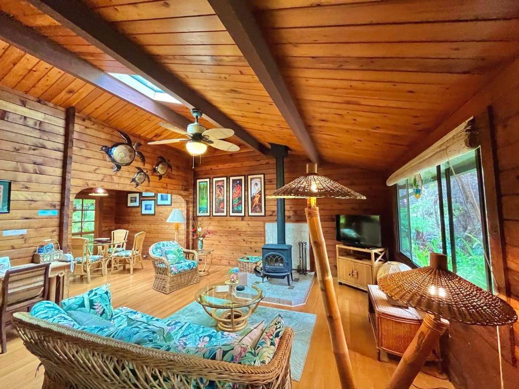 Volcano, HI 96785,19-4095 ANUHEA CIRCLE DR