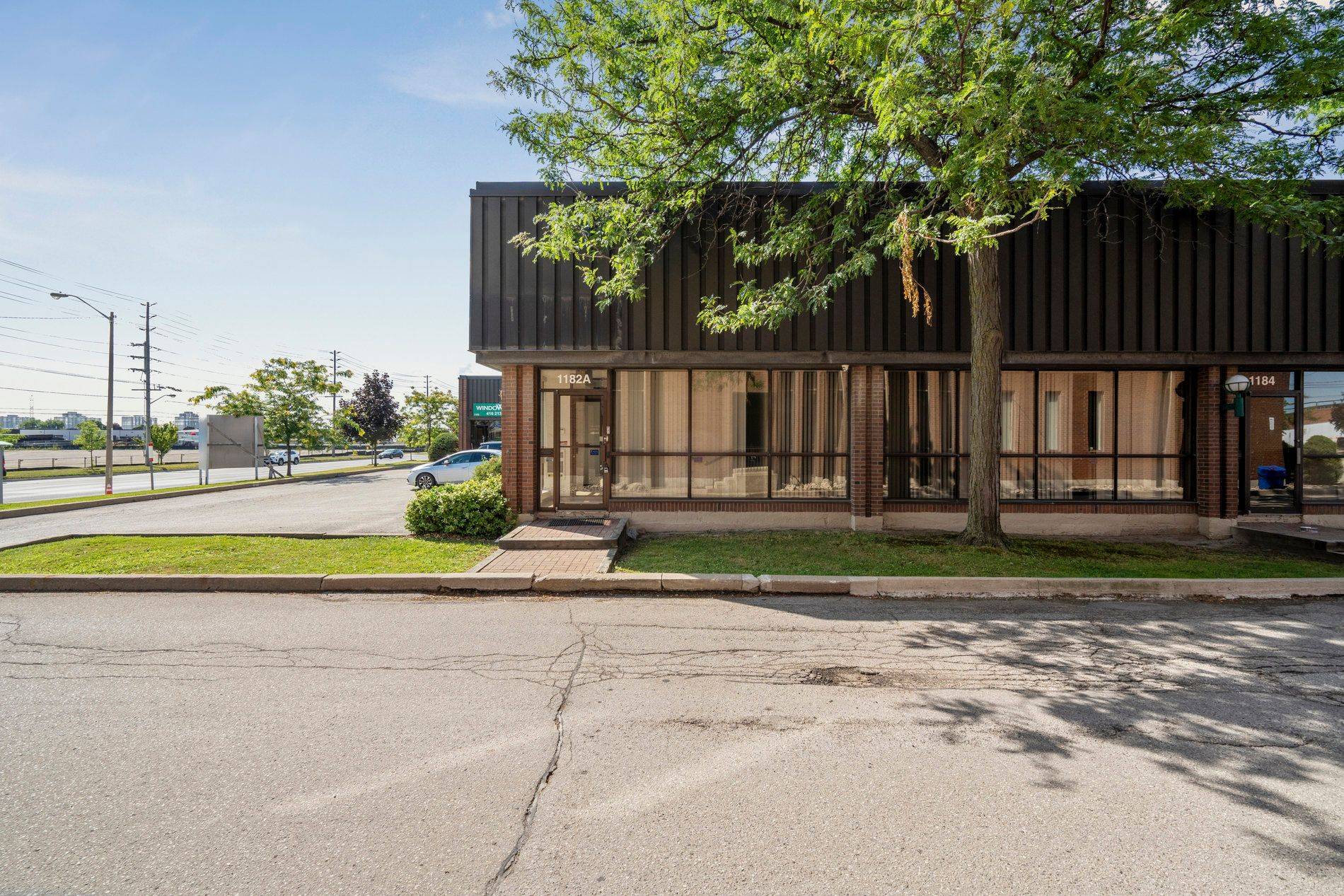1182A Martin Grove RD, Toronto W10, ON M6W 1L3