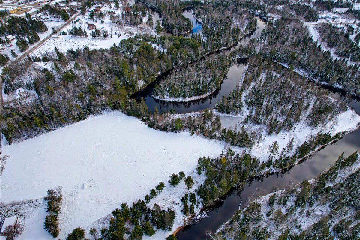 Bancroft, ON K0L 1C0,40 York River DR