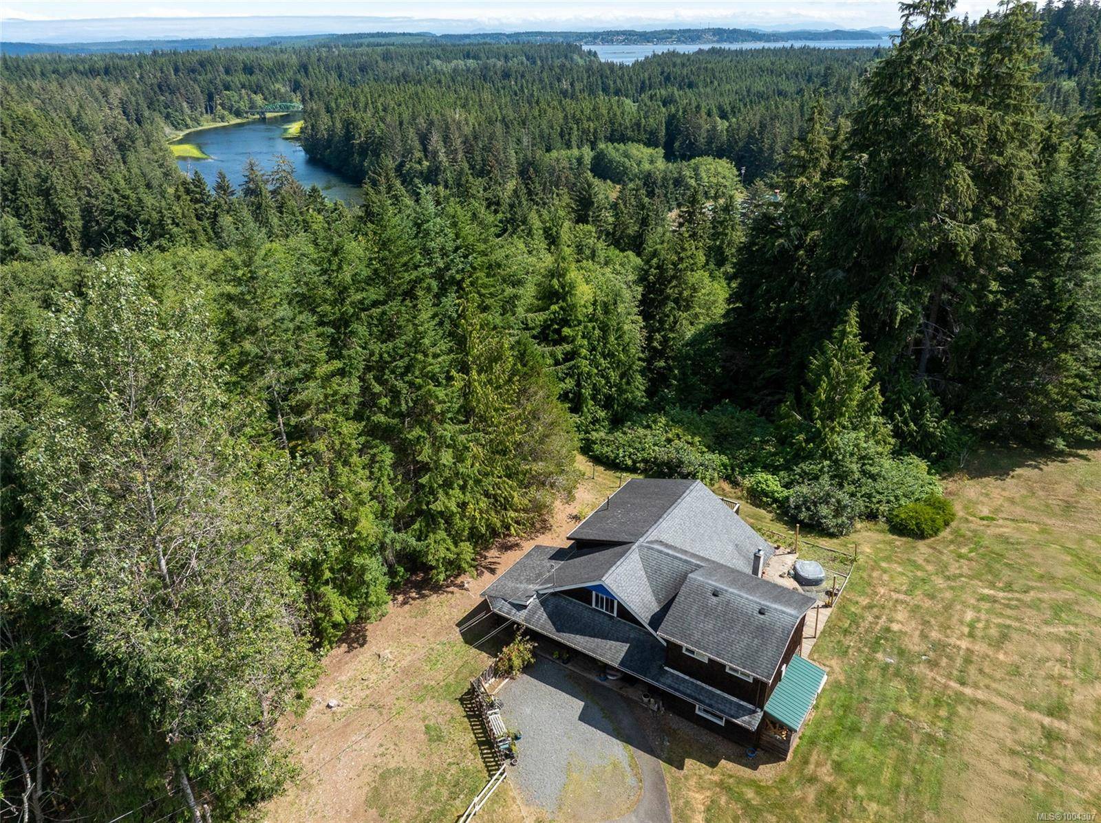 Hyde Creek, BC V0N 2R0,B-610 Nimpkish Heights Rd