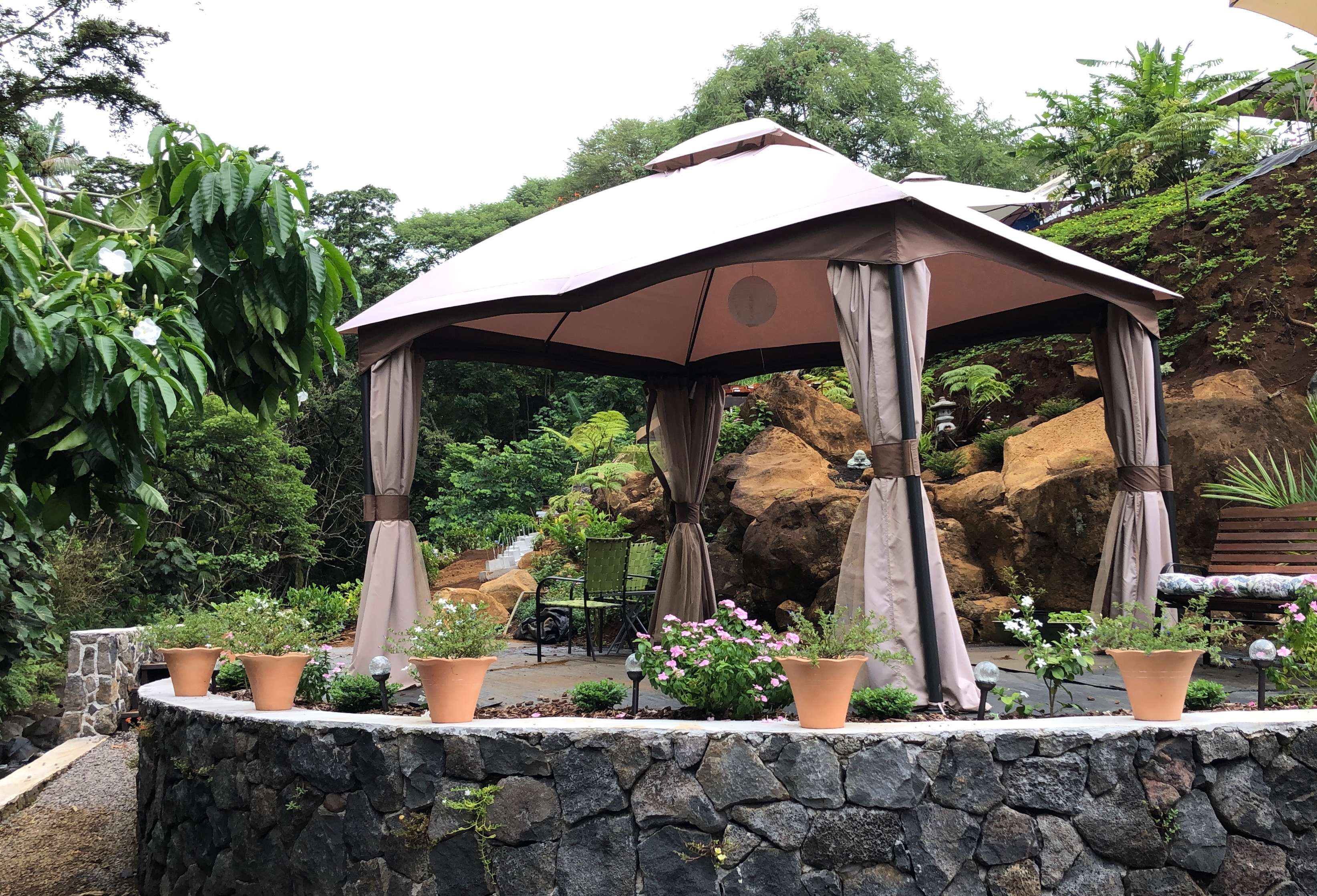 Hilo, HI 96720,289 WAINAKU ST