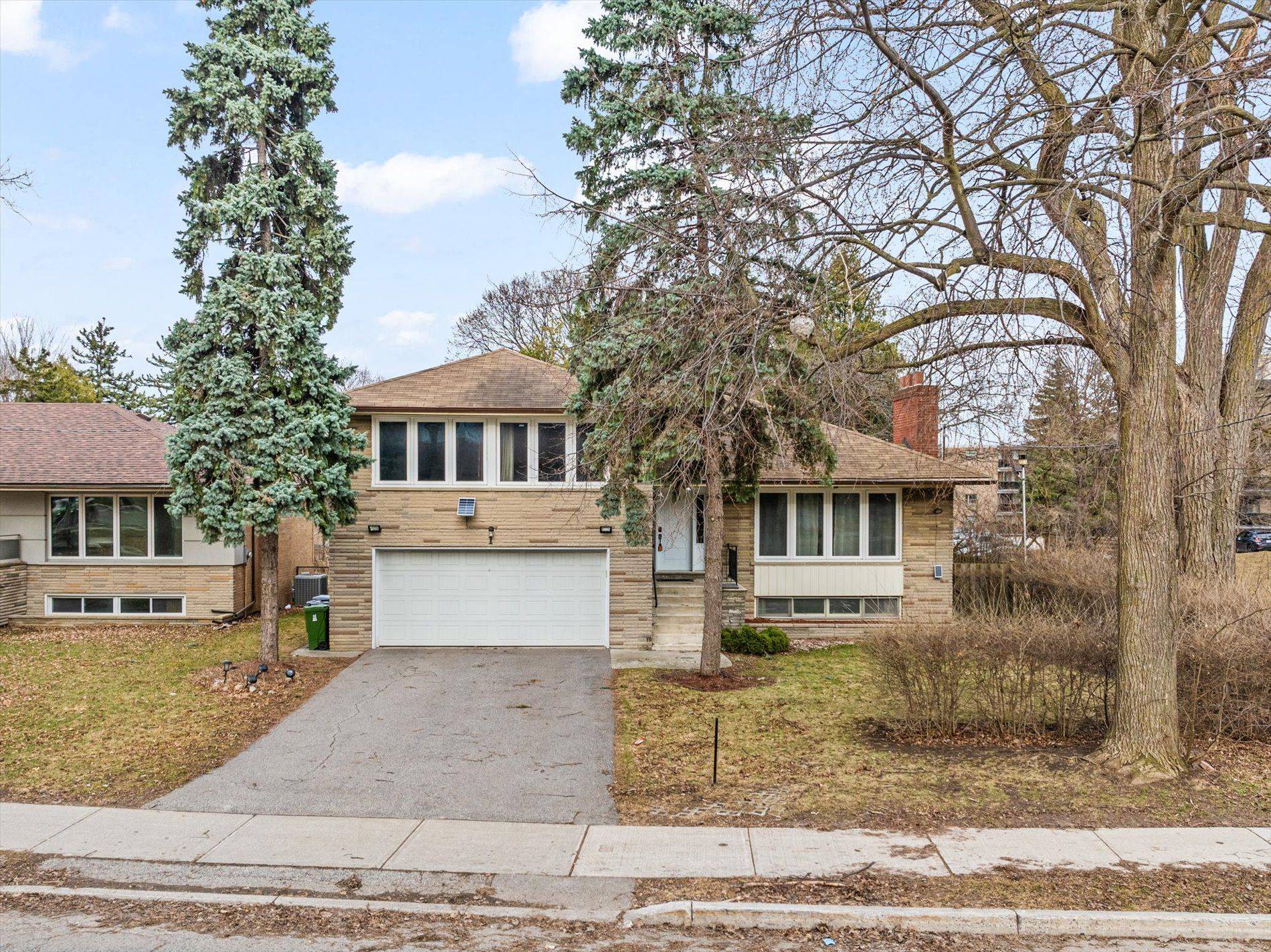 Toronto C15, ON M2K 1M2,1 Hawksbury DR