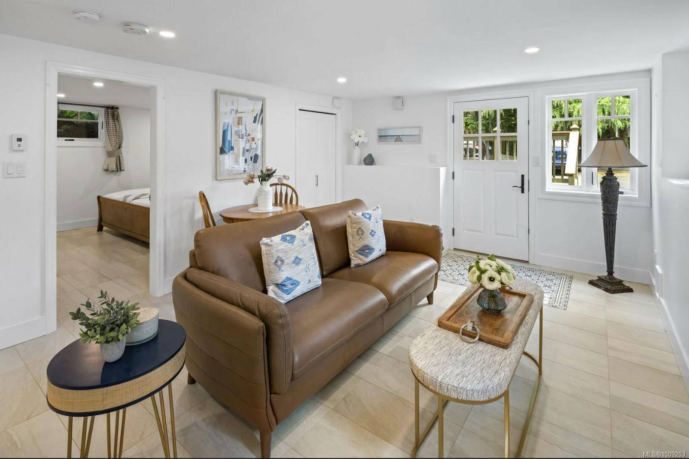 Victoria, BC V8V 2Z9,903 Humboldt St