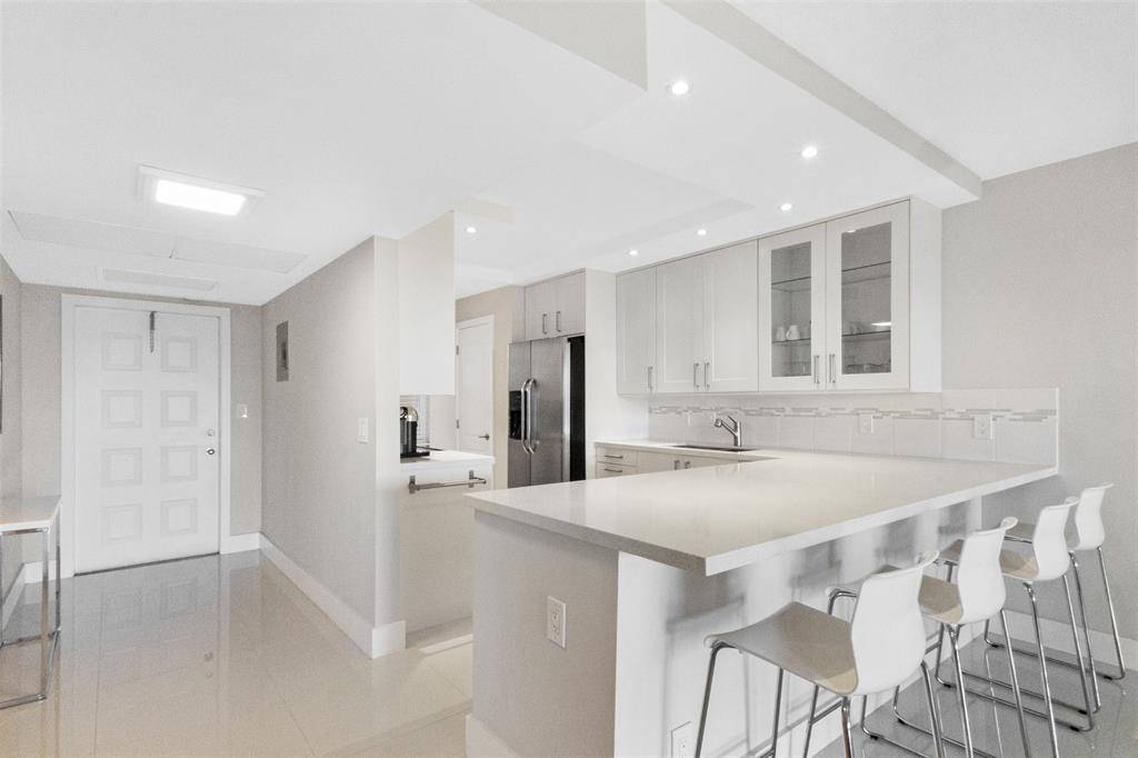 Pompano Beach, FL 33069,4030 W Palm Aire Dr #406