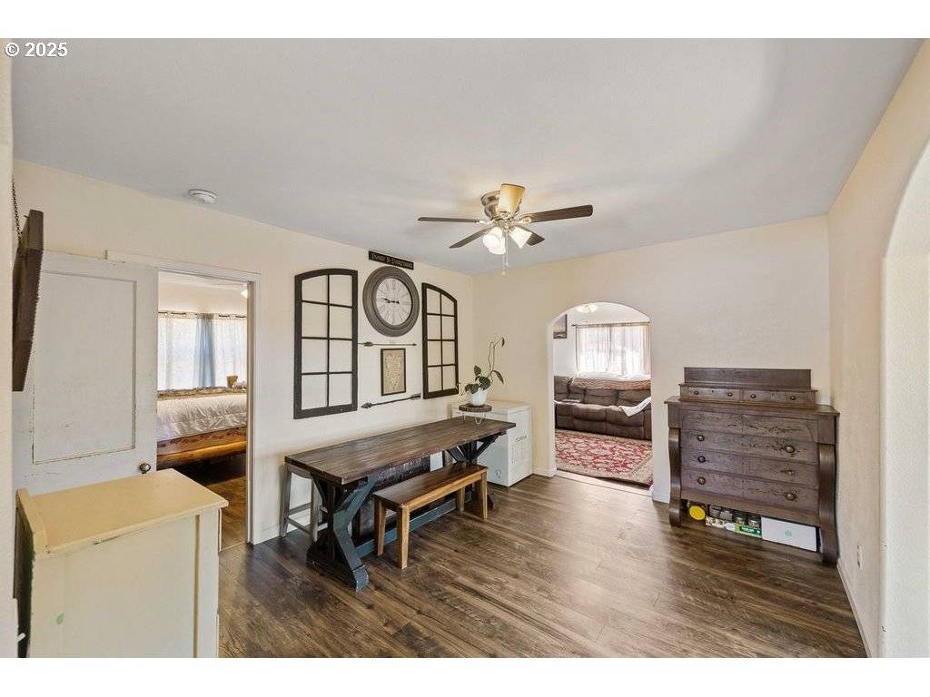 Coquille, OR 97423,163 N DEAN ST