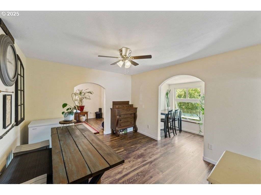 Coquille, OR 97423,163 N DEAN ST