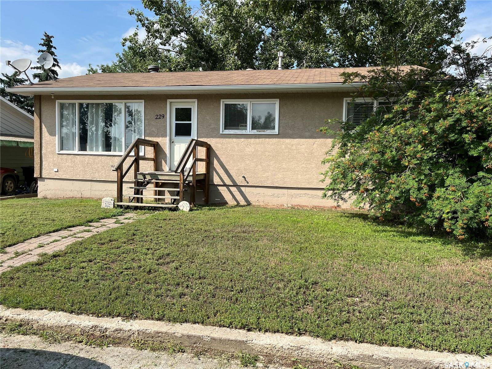 Gravelbourg, SK S0H 1X0,229 4th AVENUE E