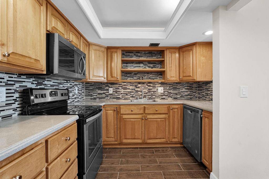 Fort Lauderdale, FL 33315,1101 River Reach Dr #206