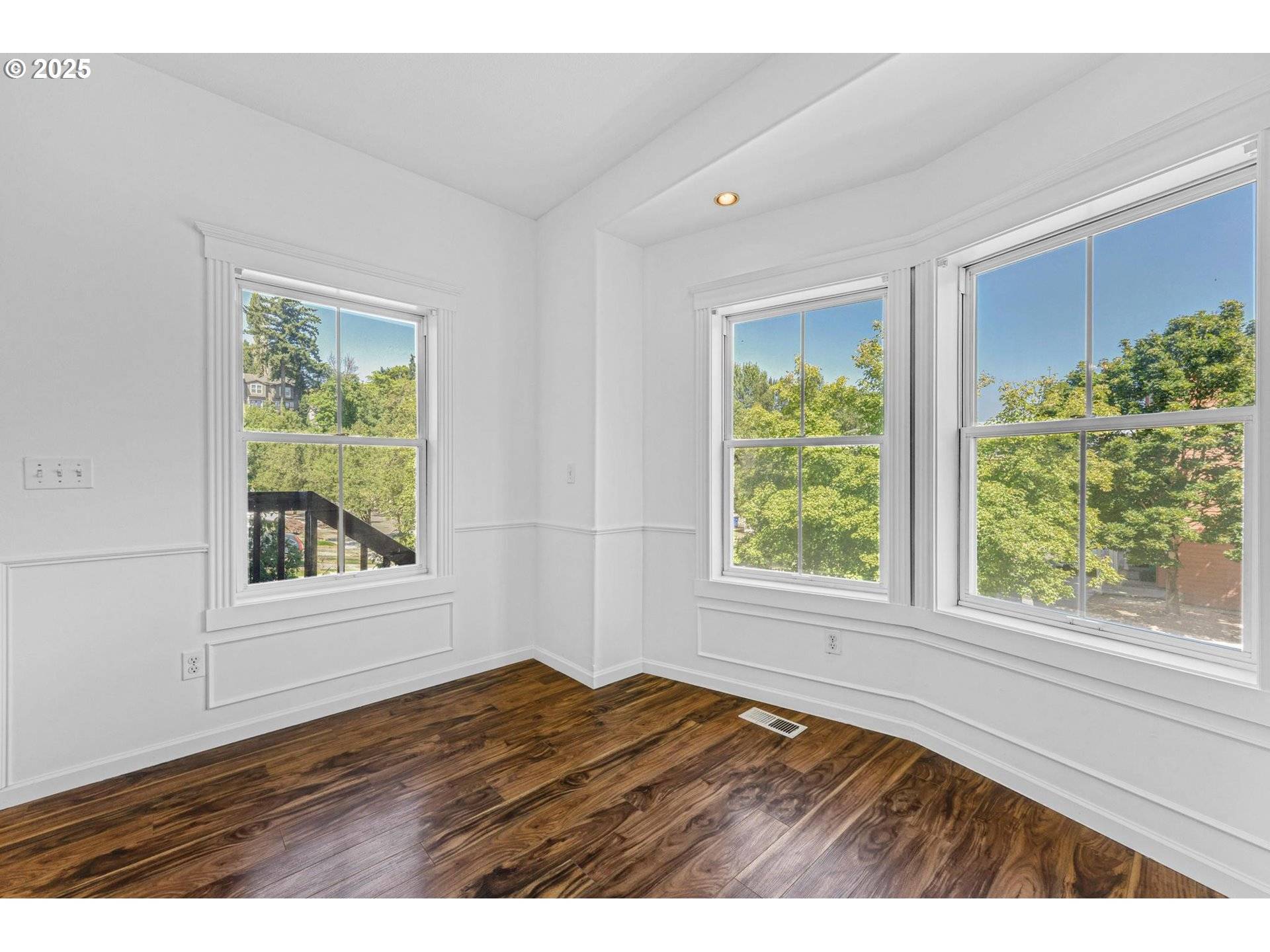 Portland, OR 97239,4815 SW 1ST AVE