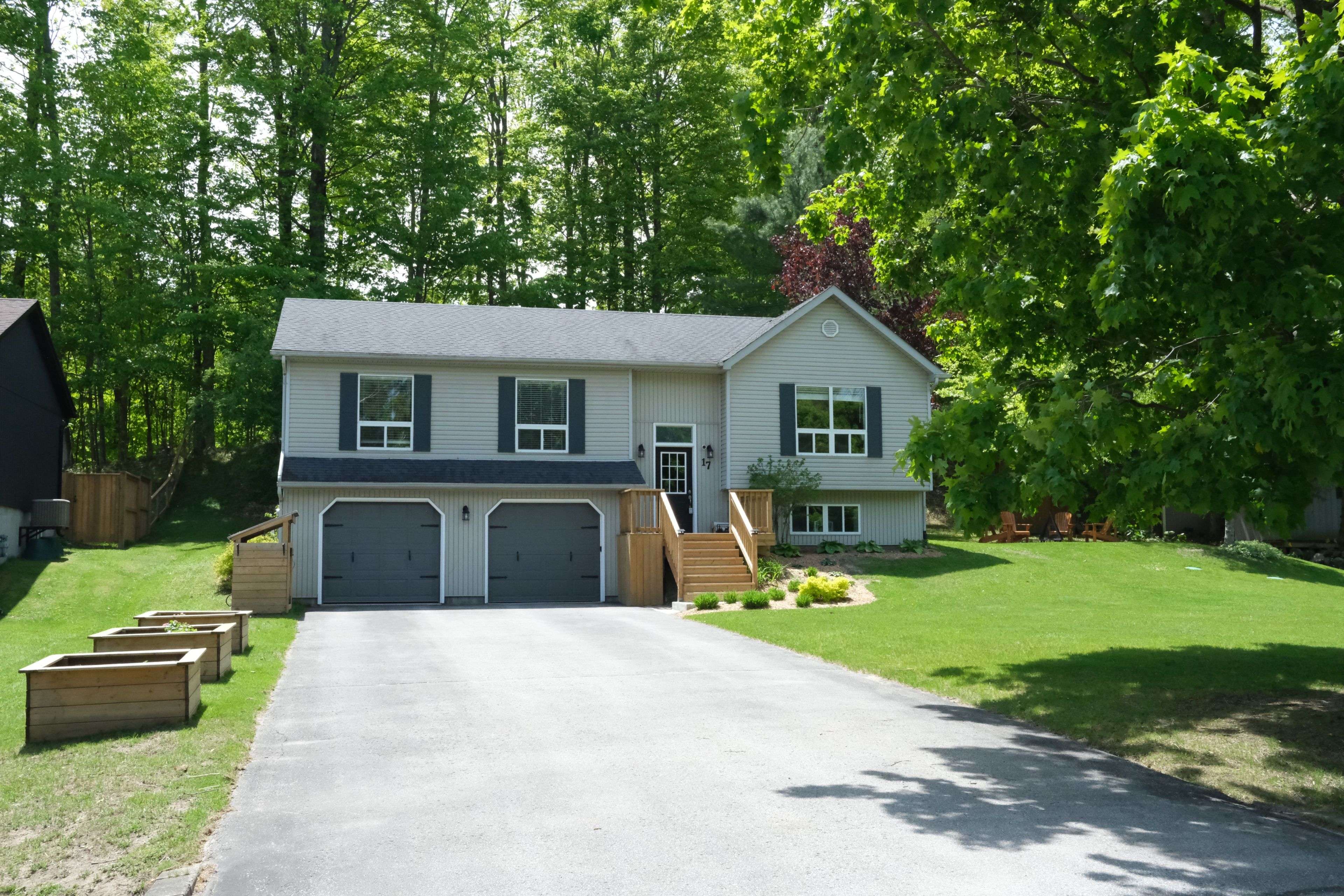 Oro-medonte, ON L0K 1E0,17 Sugarbush RD