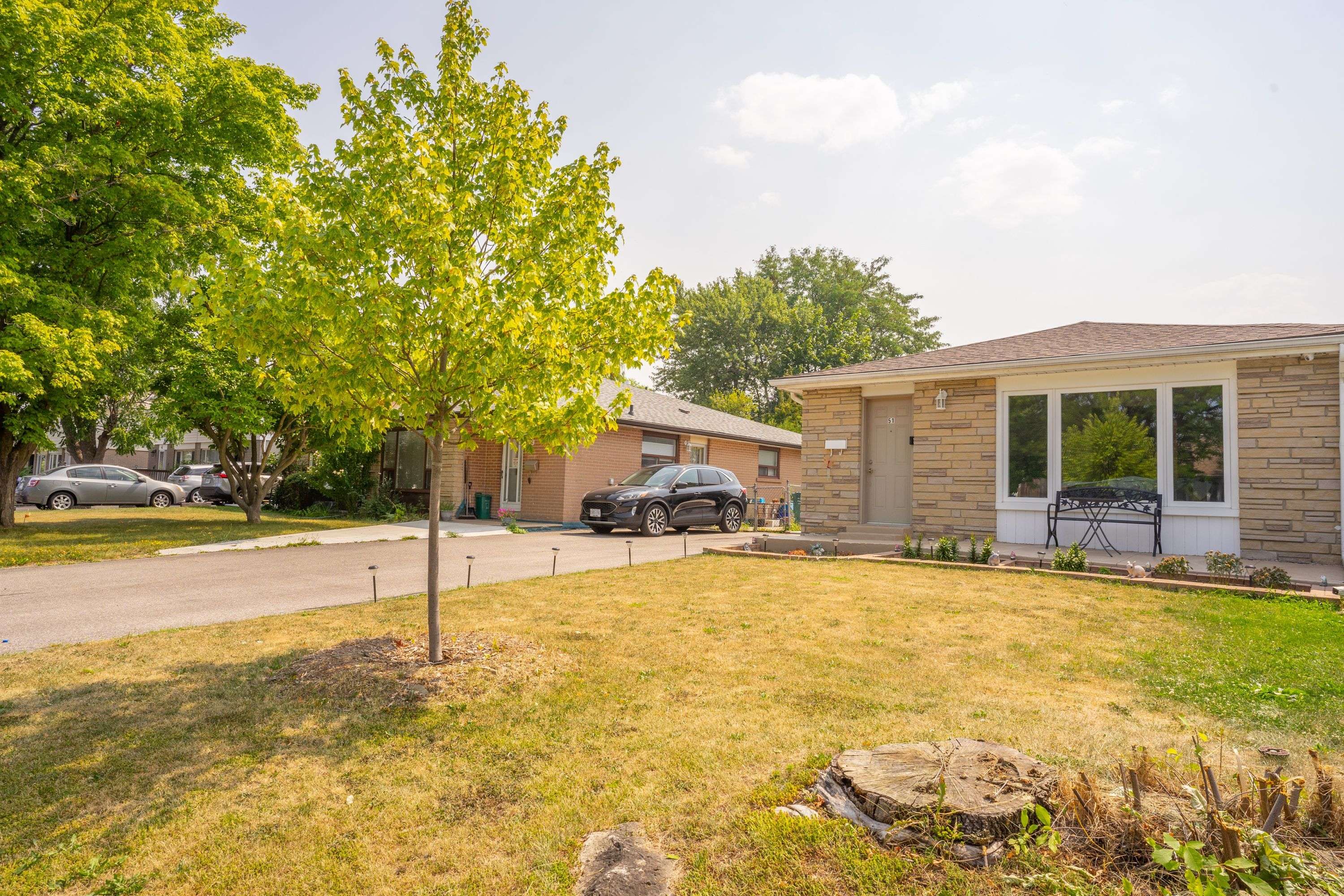 Brampton, ON L6T 3L5,51 Davenport CRES