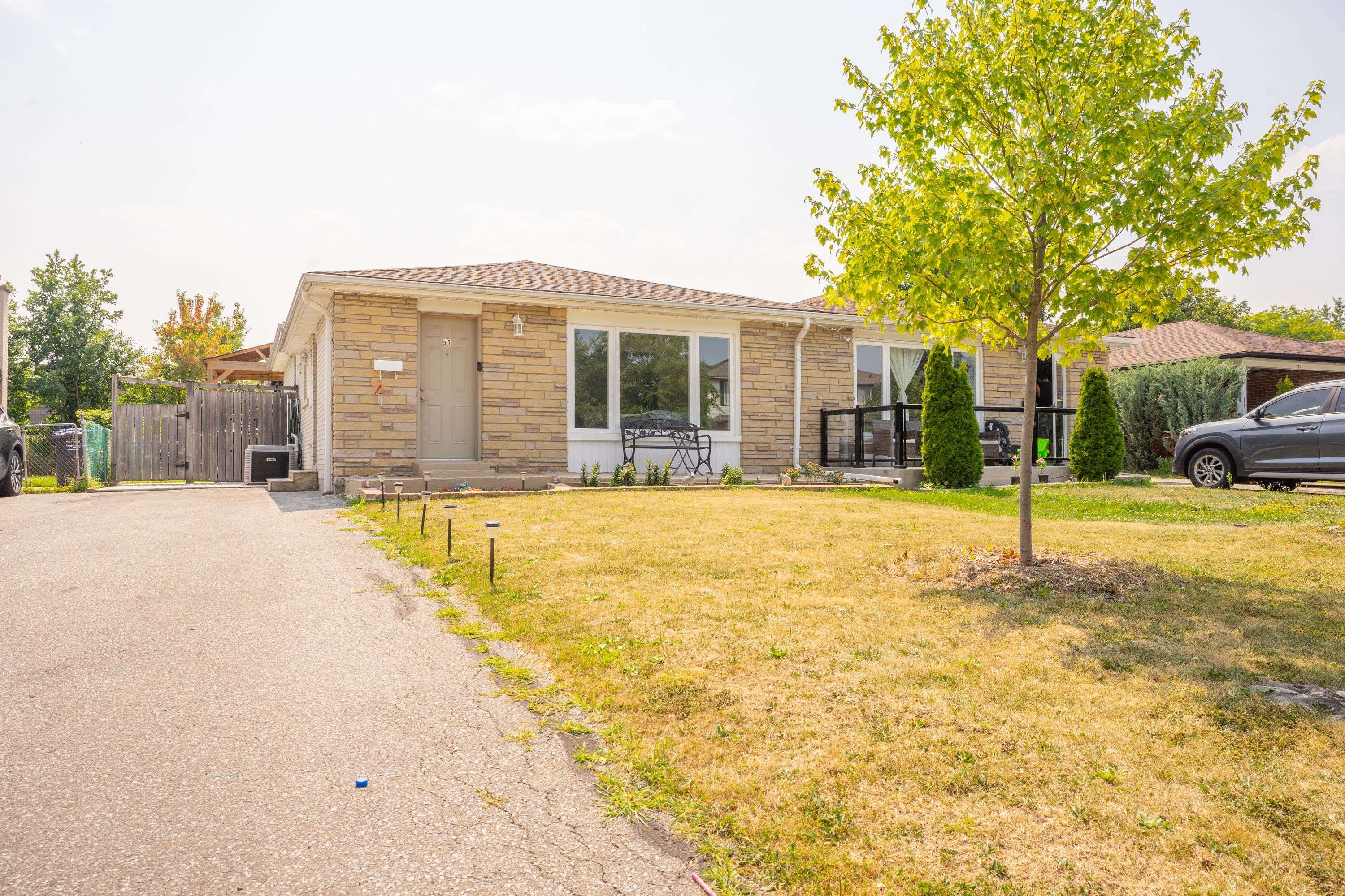 Brampton, ON L6T 3L5,51 Davenport CRES