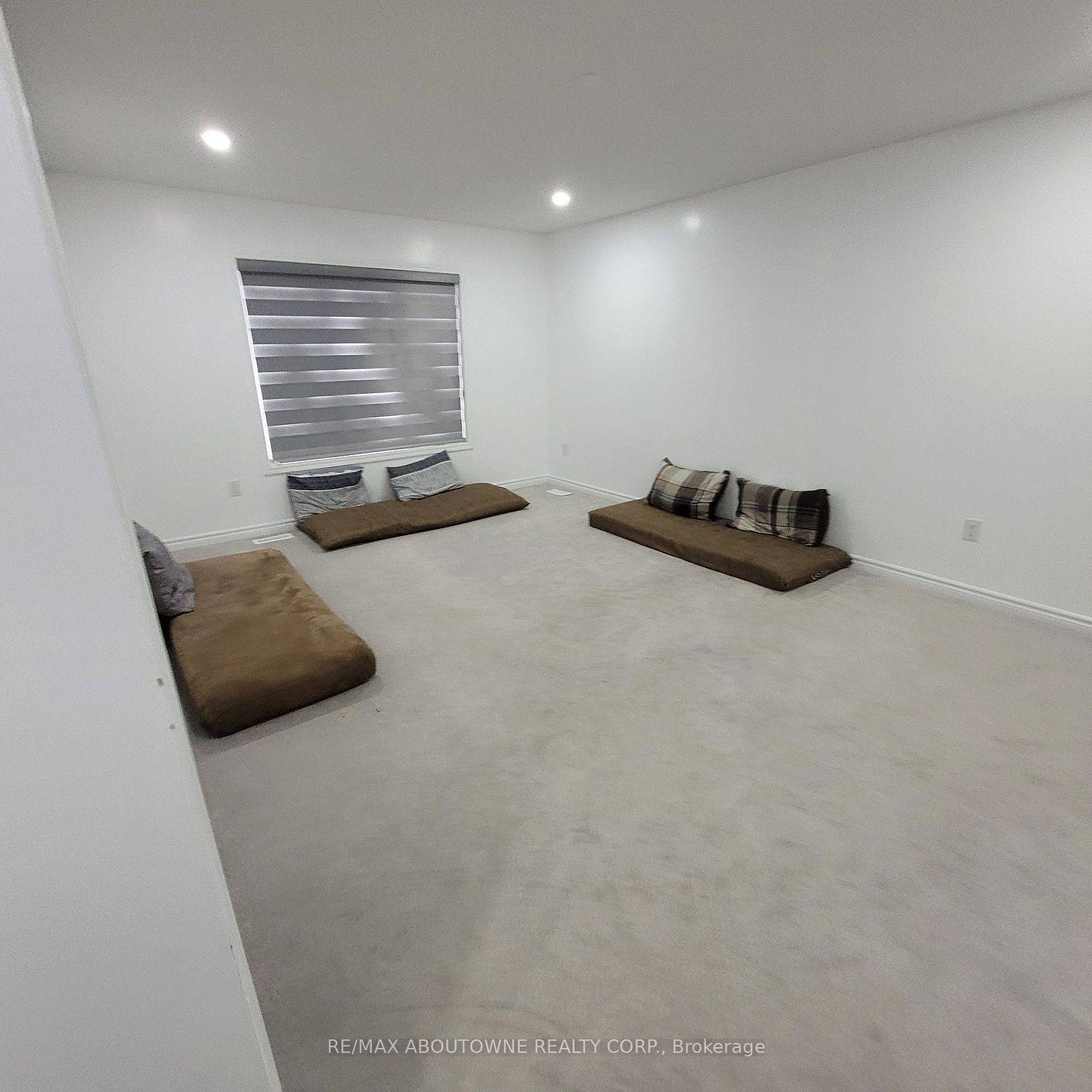 Milton, ON L9E 1P7,973 Logan DR