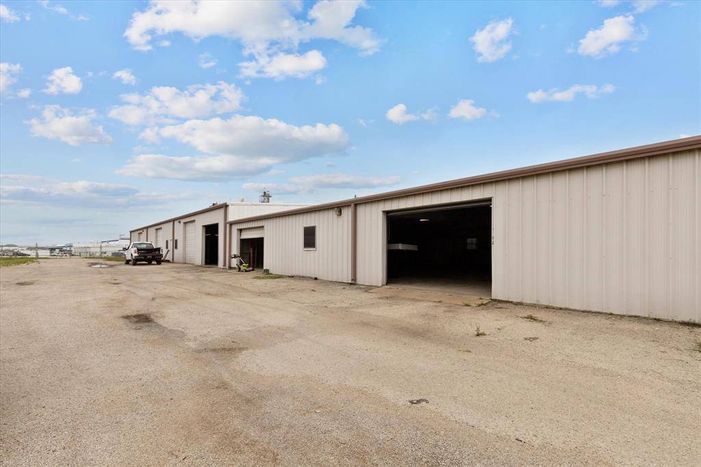 Cleburne, TX 76033,2305 N Main Street