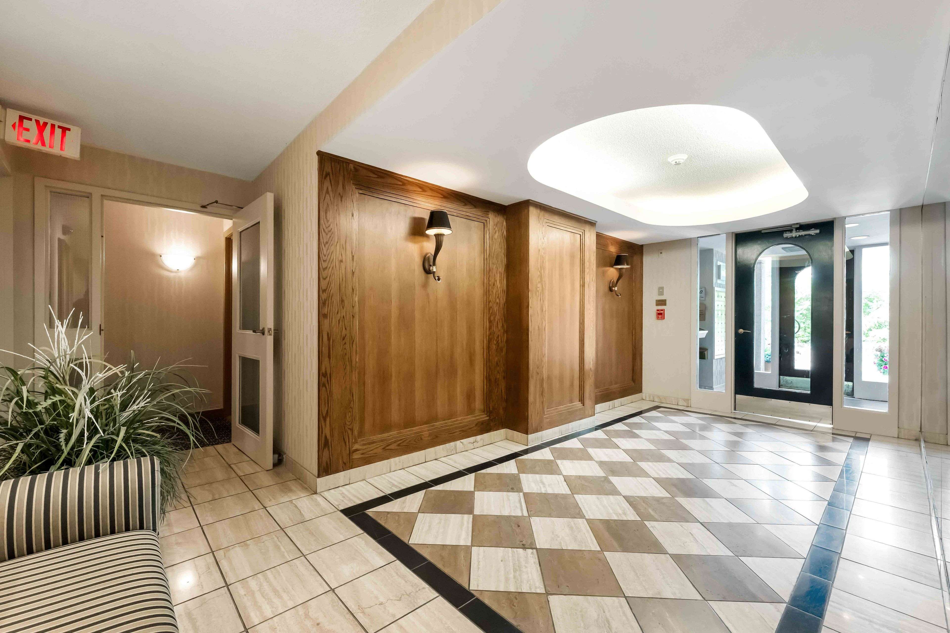 Overbrook - Castleheights And Area, ON K1K 3V2,939 North River RD #PH6