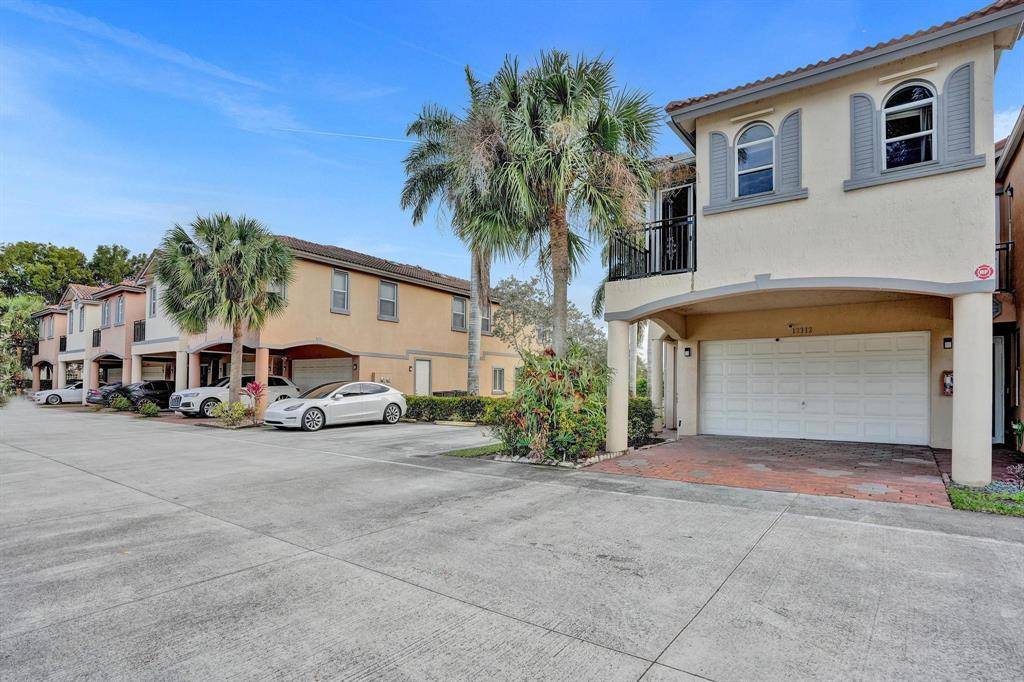 Coral Springs, FL 33065,12312 Royal Palm Blvd #6