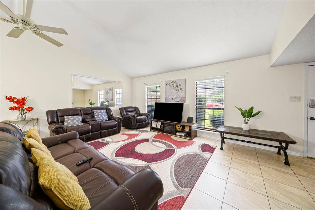 Arlington, TX 76014,2121 Newbury Drive