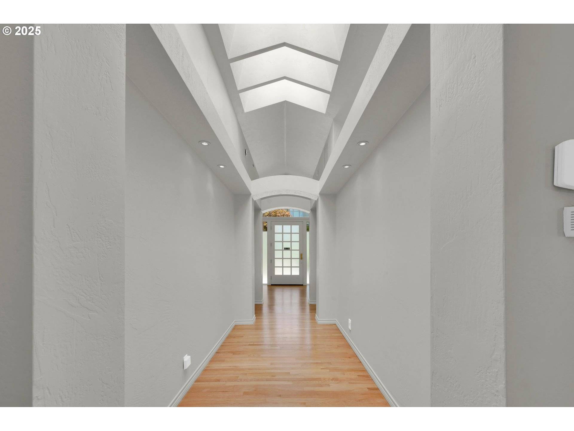 Eugene, OR 97401,410 SPYGLASS DR