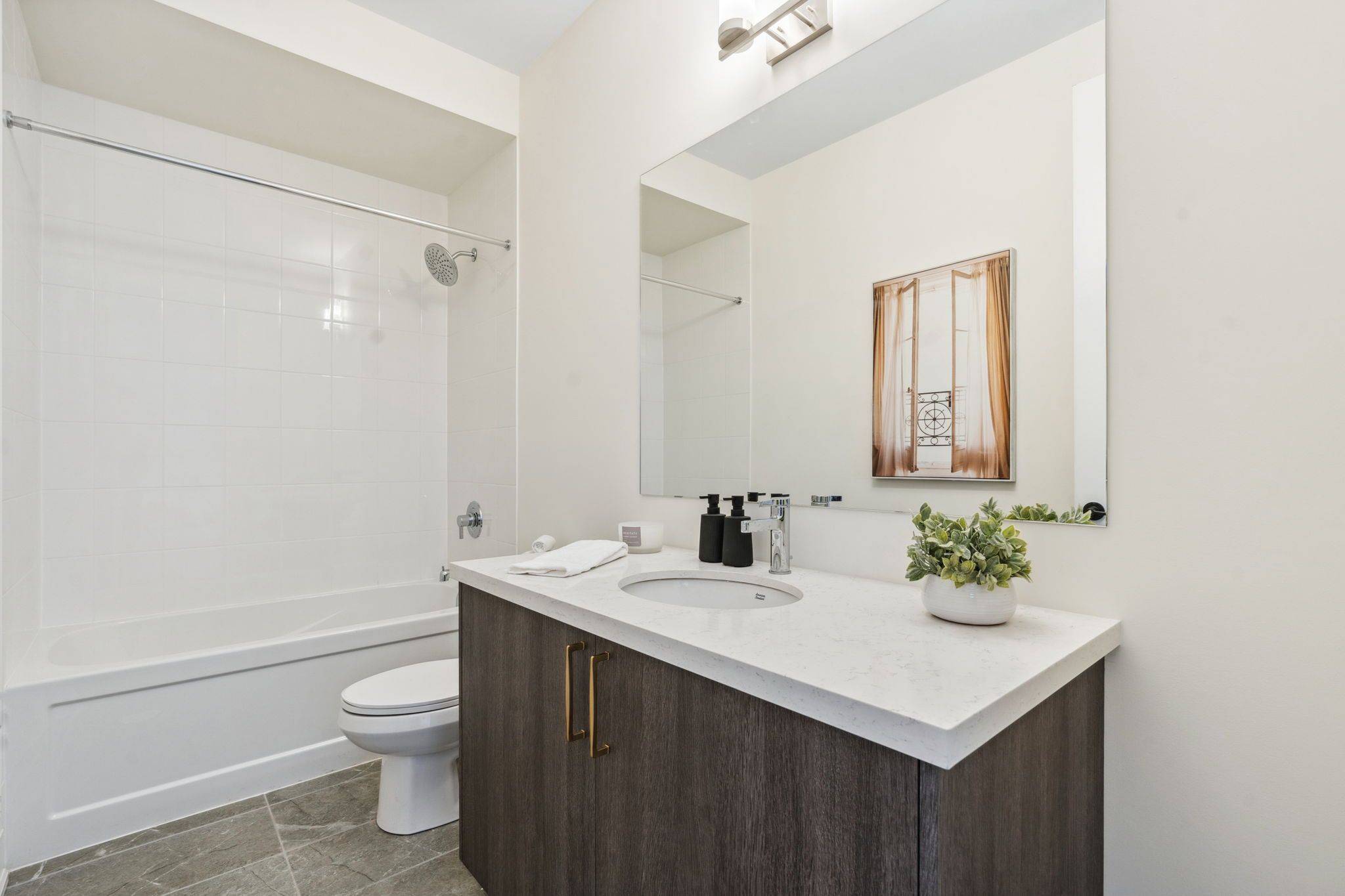 Oakville, ON L6L 0H9,2282 Sovereign ST