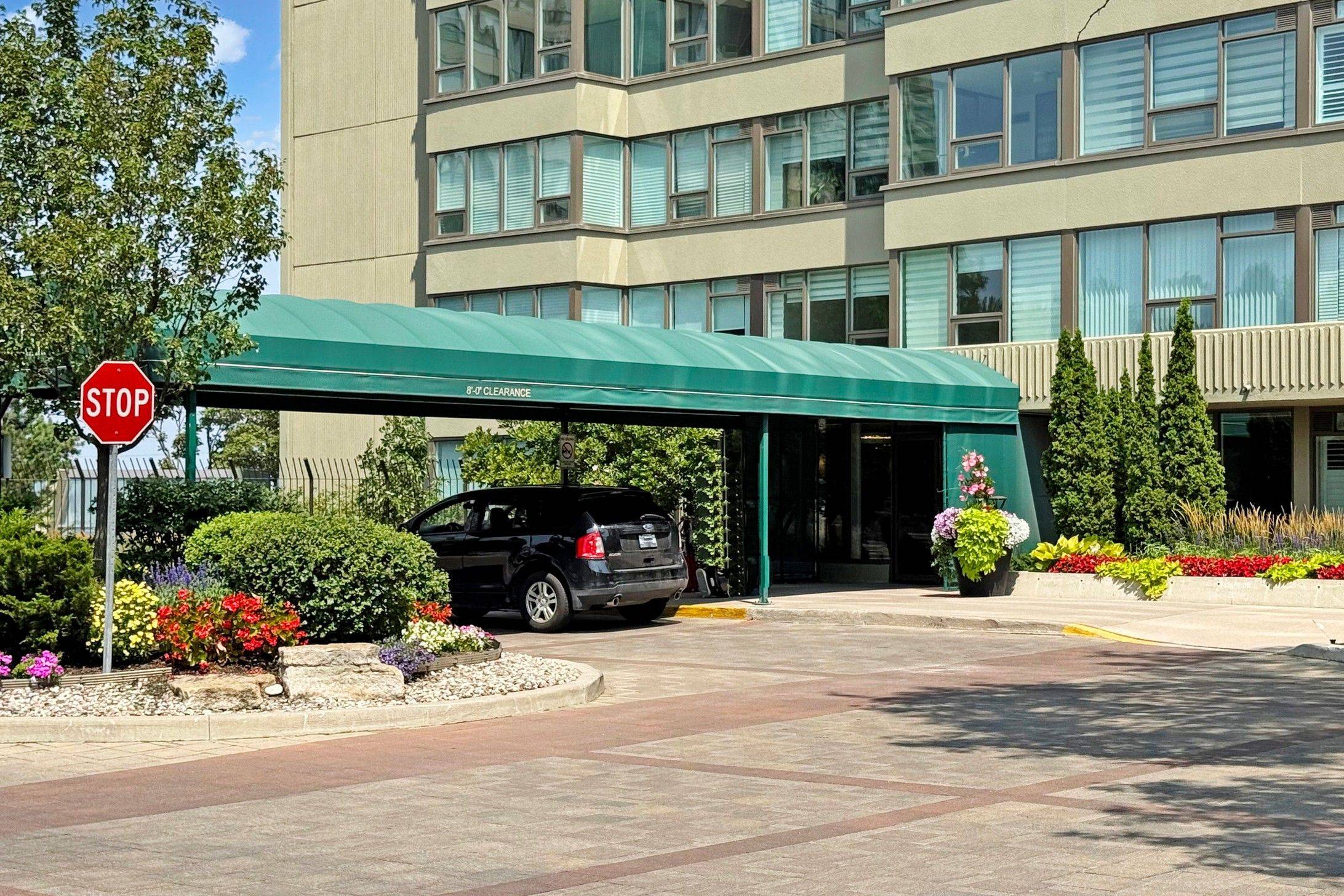 Toronto C15, ON M2H 3N4,55 Skymark DR #605