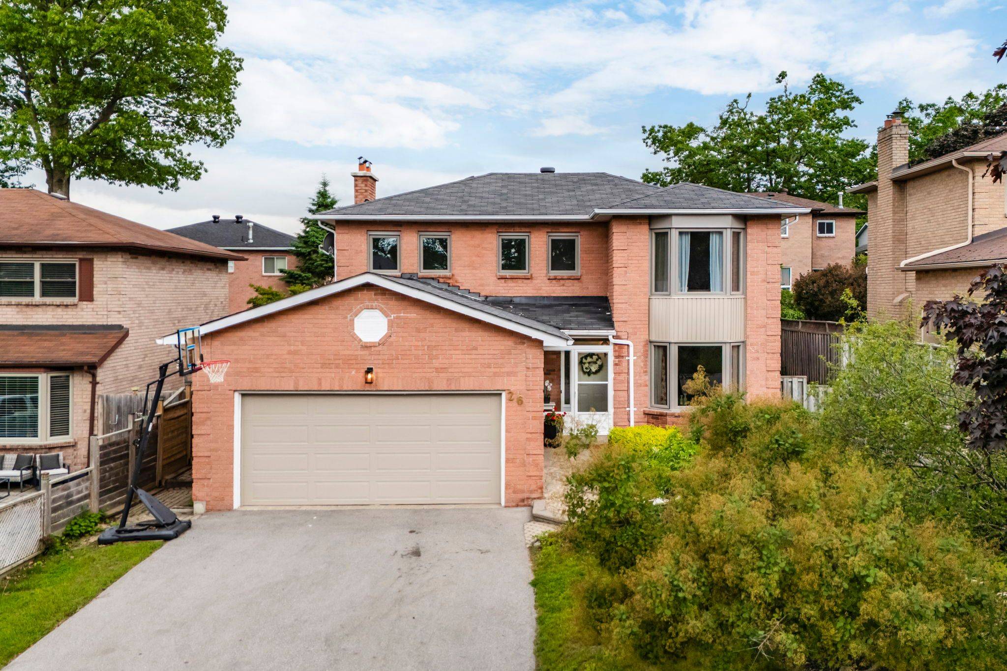 Barrie, ON L4N 6C9,26 Kenny CRES