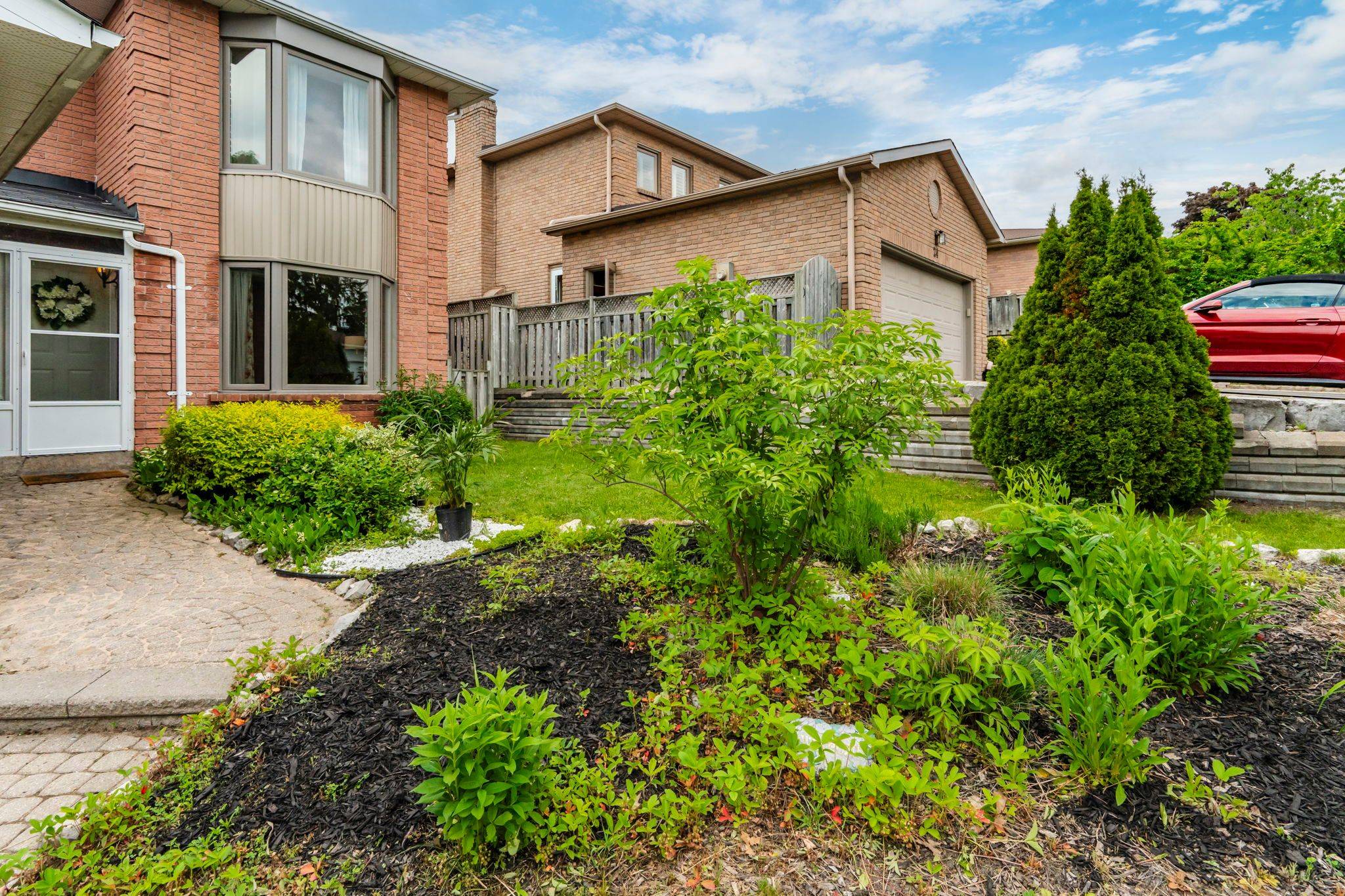 Barrie, ON L4N 6C9,26 Kenny CRES