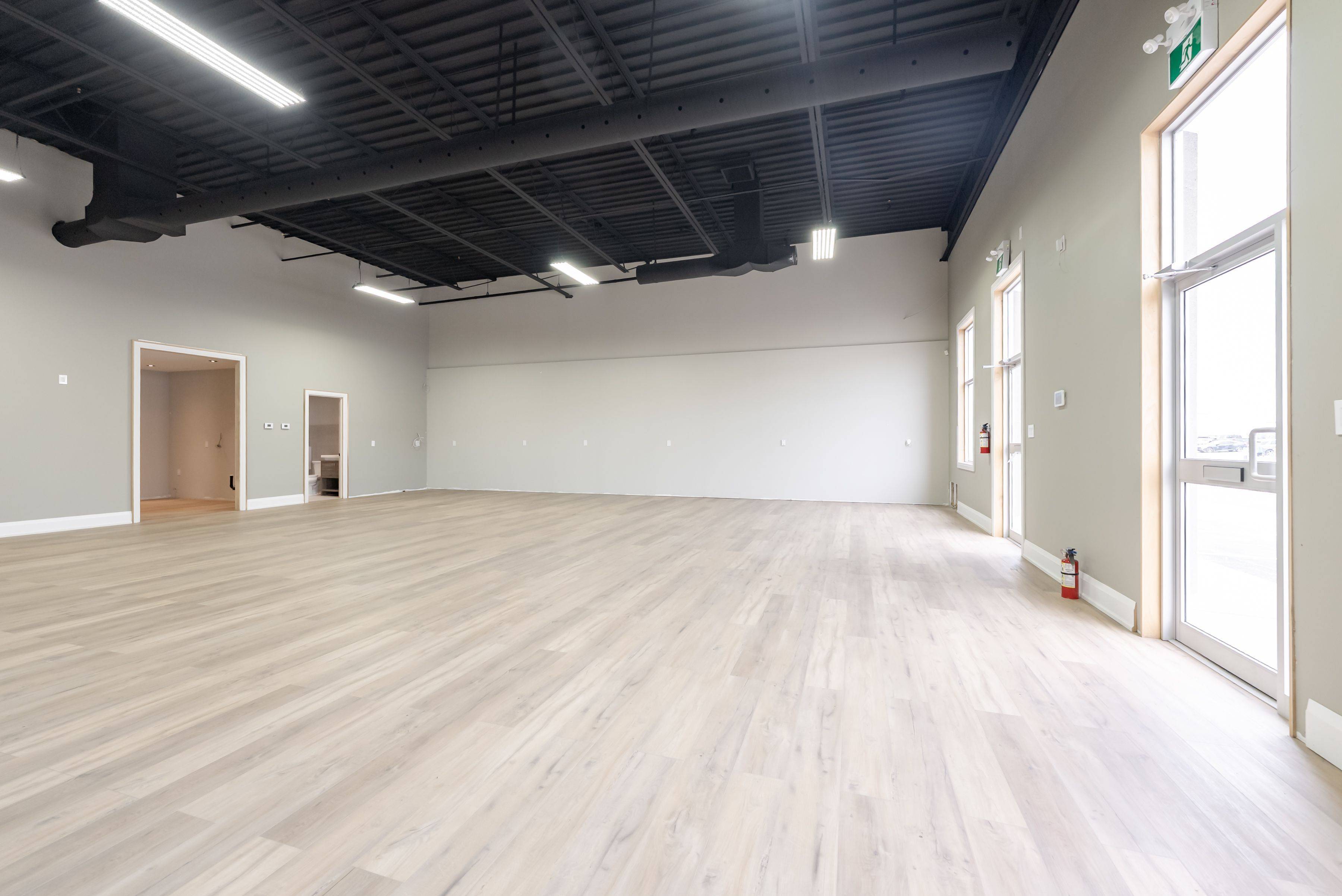 Toronto W10, ON M9V 3Y6,67 Westmore DR #5-6