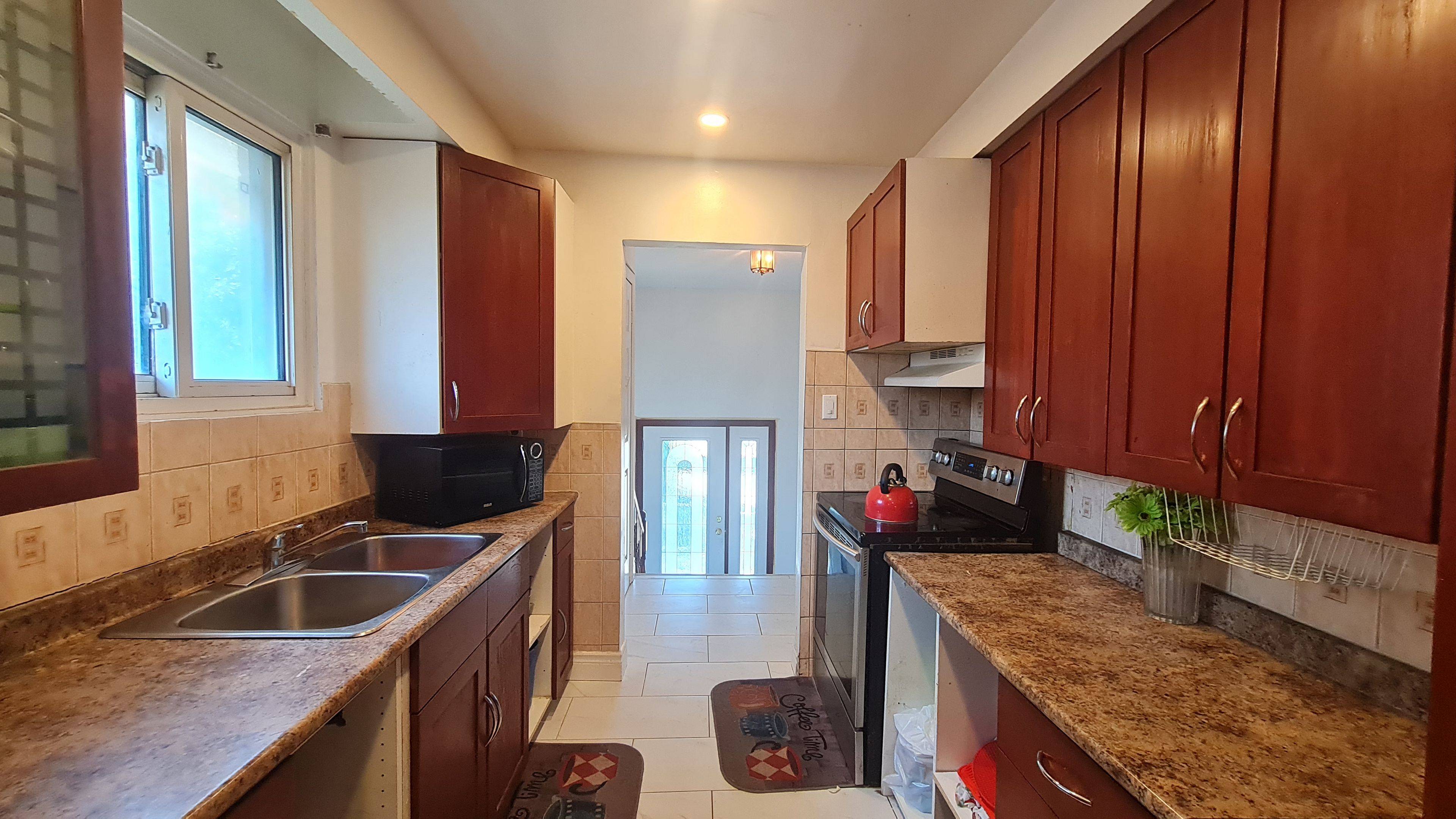 55 Littleleaf DR #RM B, Toronto E11, ON M1B 1Y7