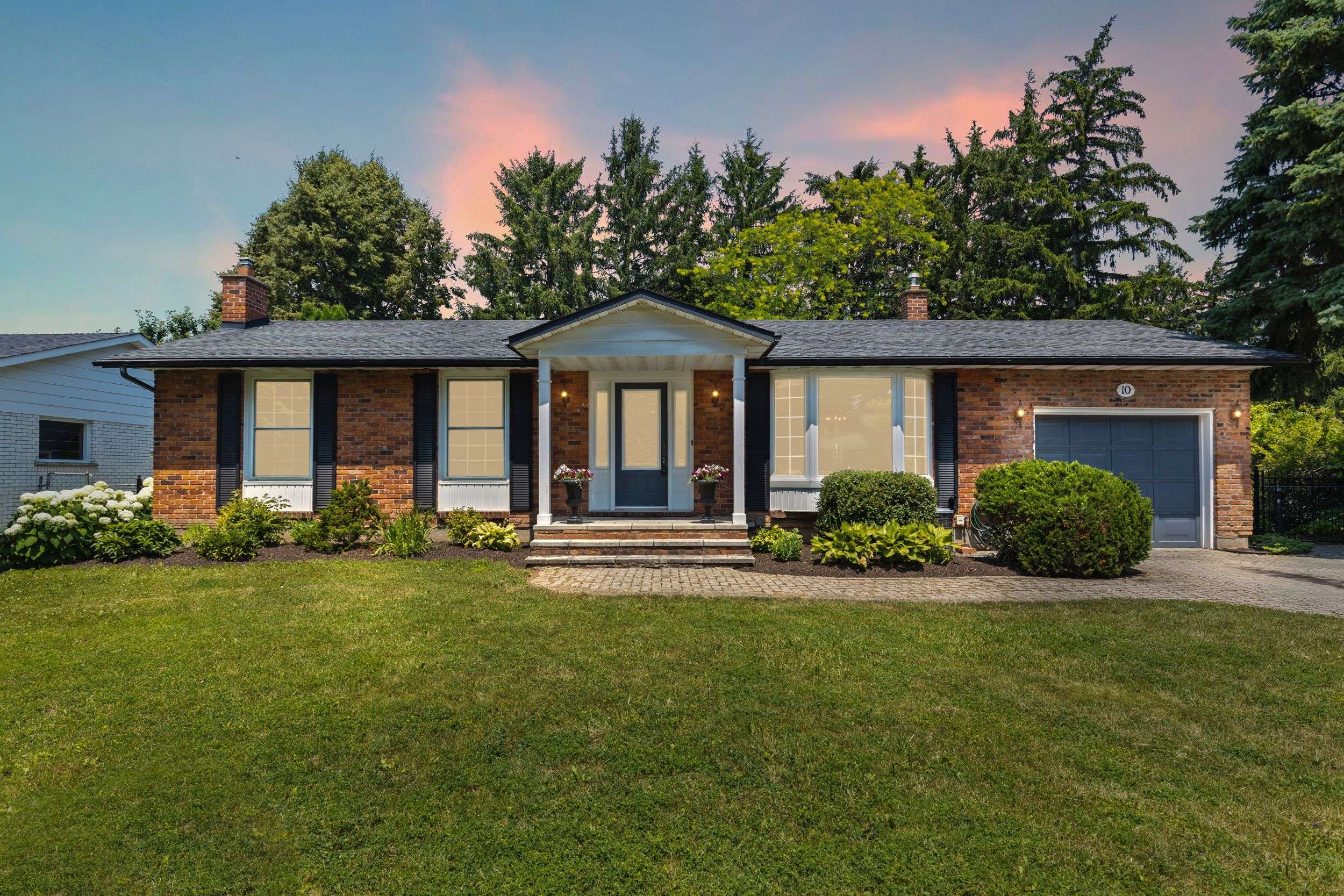 Niagara-on-the-lake, ON L0S 1J0,10 Upper Canada DR