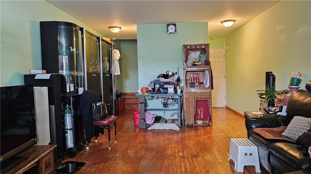 Staten Island, NY 10304,22 Long Pond LN