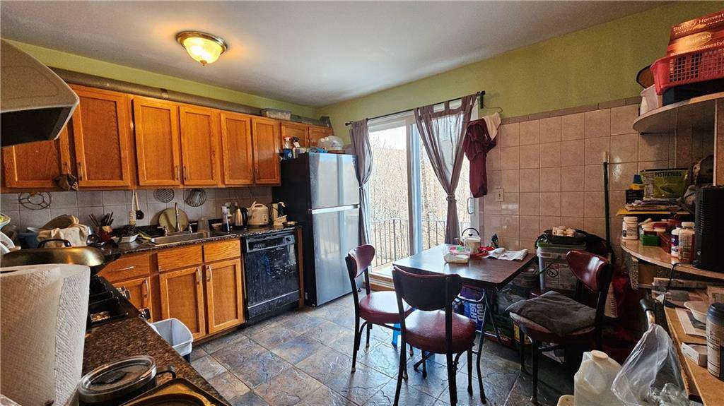 Staten Island, NY 10304,22 Long Pond LN