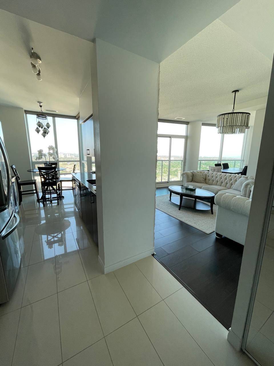 208 Enfield PL #PH101, Mississauga, ON L5B 0G8