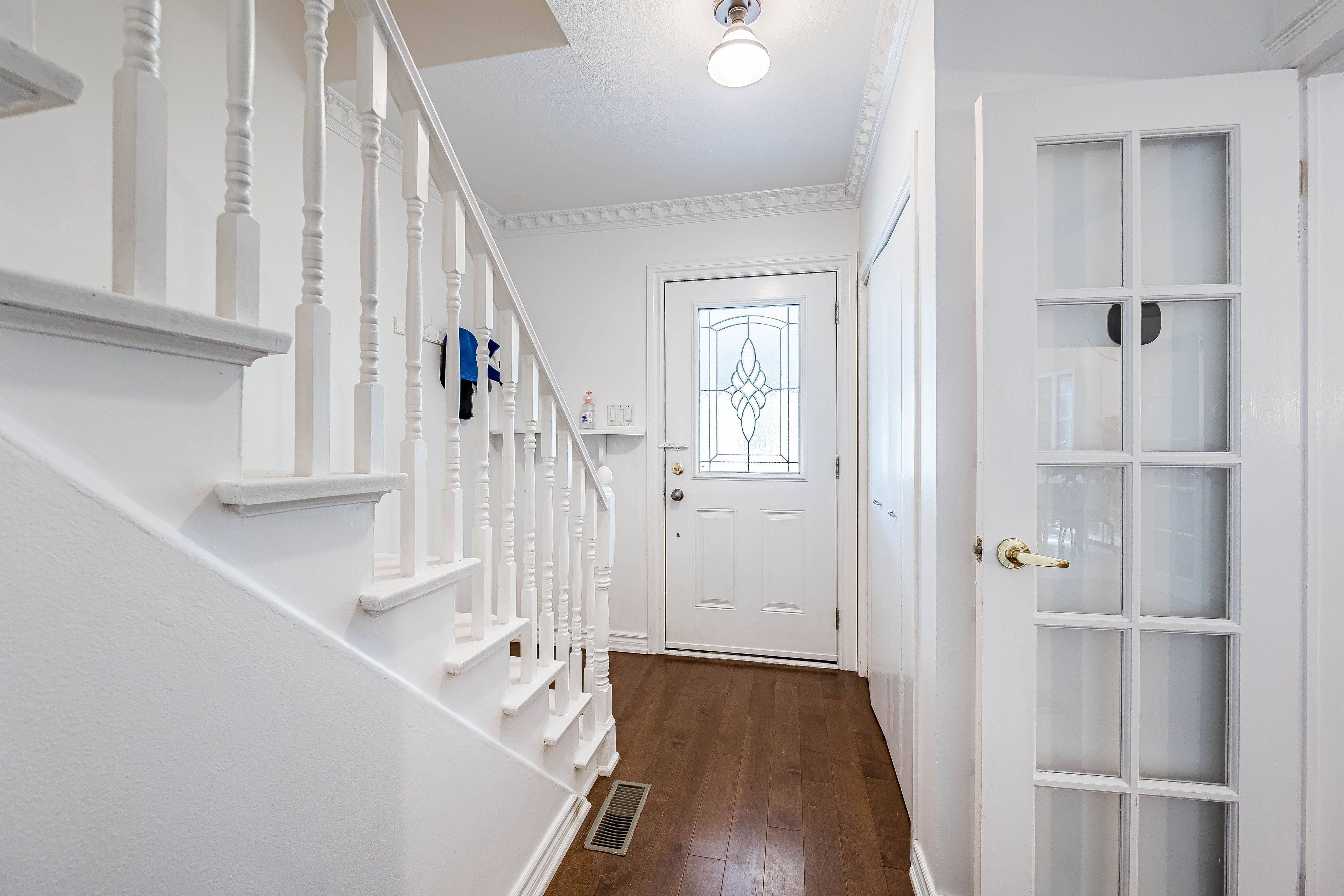 Brampton, ON L6Y 1Z1,125 Mcmurchy AVE S