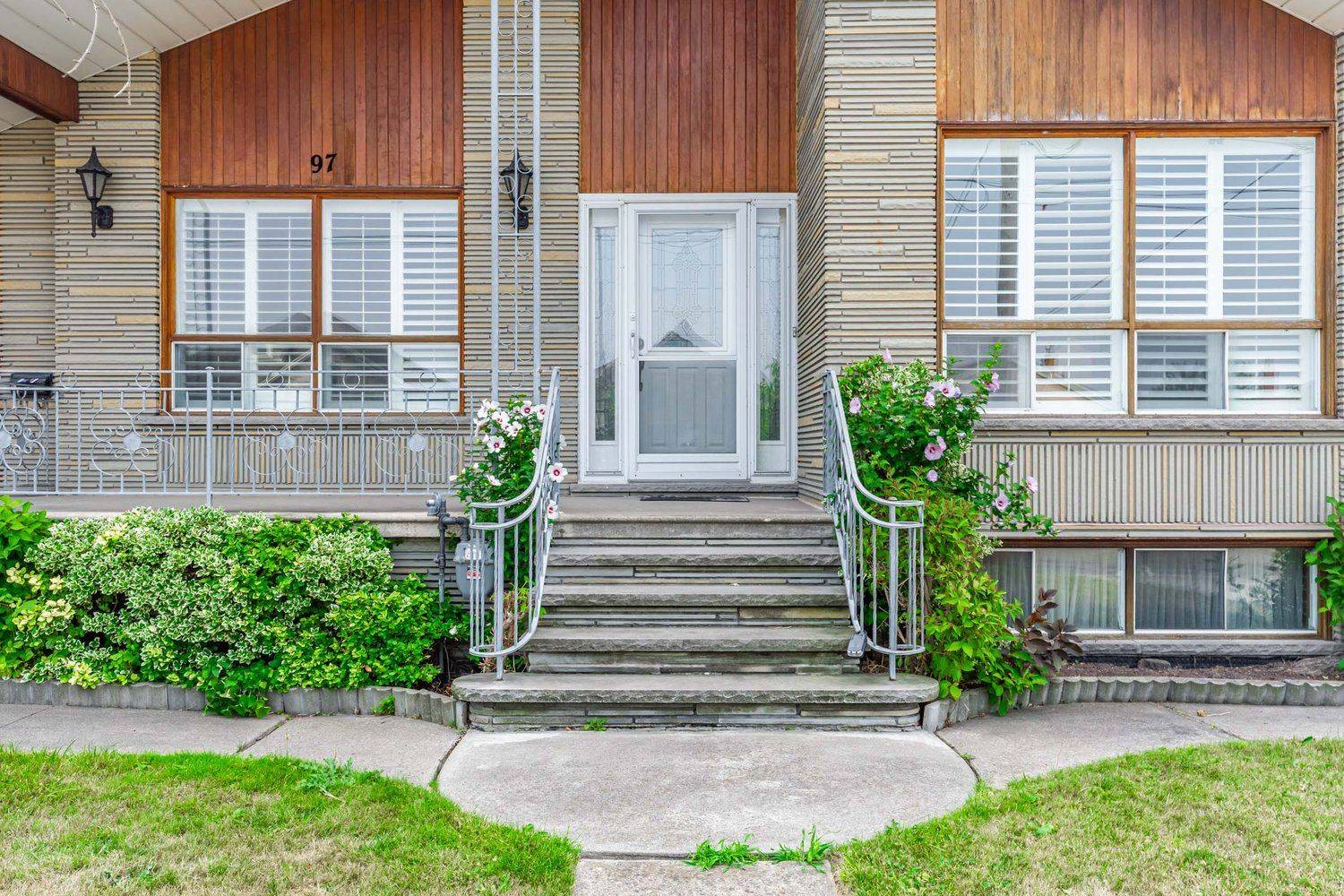 Toronto W05, ON M3M 2P1,97 Tavistock RD