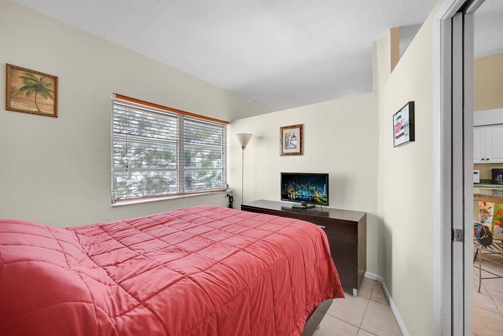 Miami Beach, FL 33139,1100 Collins Ave #306