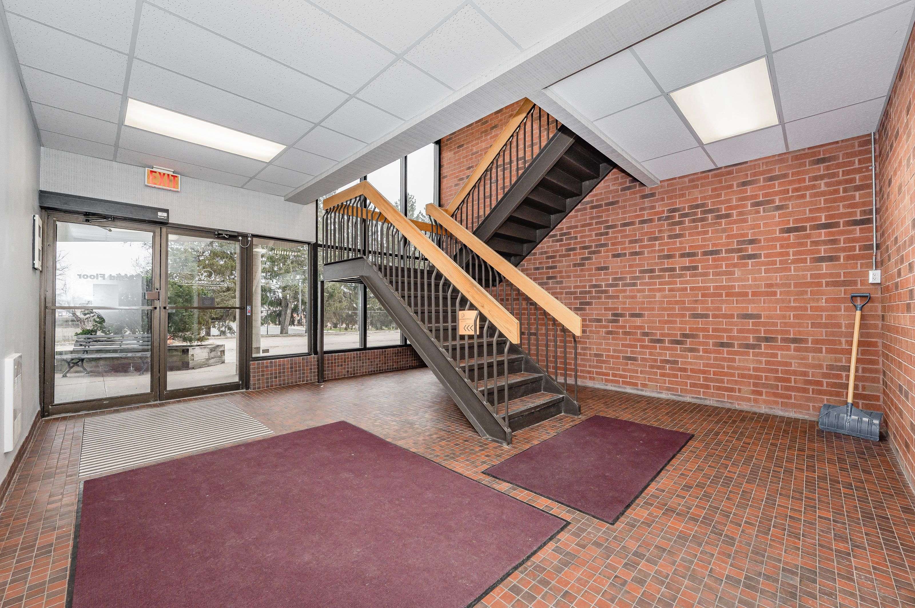 Guelph, ON N1H 7Y6,450 Speedvale Ave W AVE #201