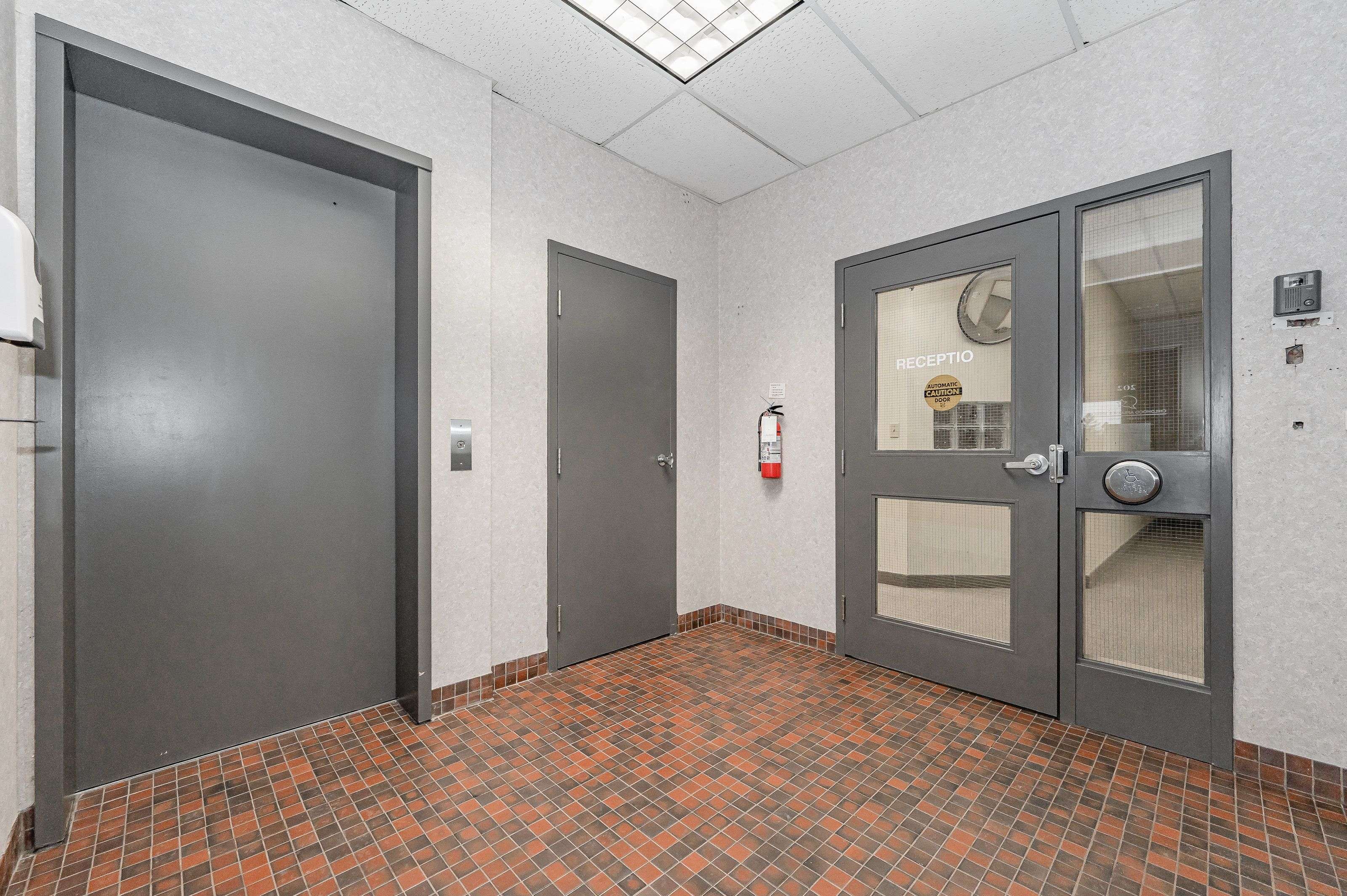 Guelph, ON N1H 7Y6,450 Speedvale Ave W AVE #201