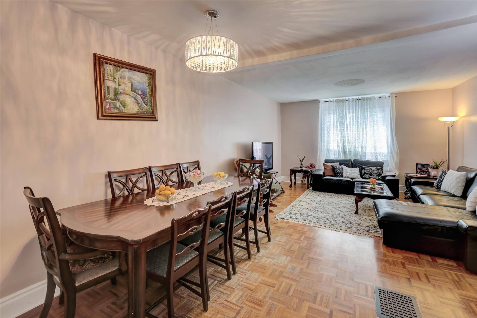 Toronto W02, ON M6P 2A1,3142 Dundas ST W