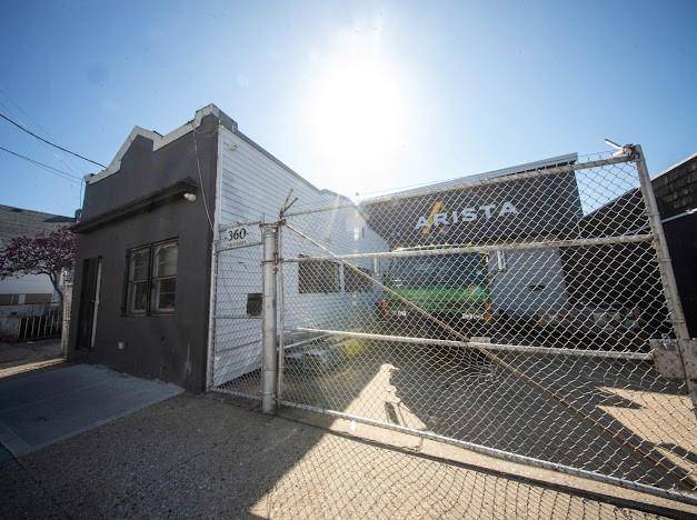 Staten  Island, NY 10310,360 Broadway