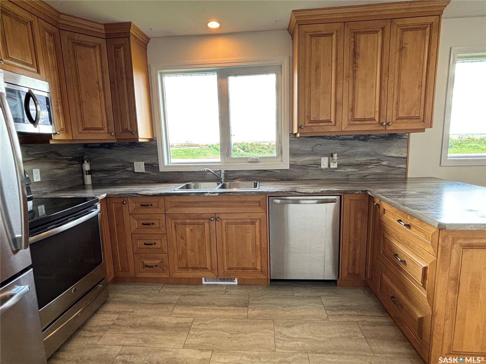 Marengo, SK S0L 2K0,18 Railway AVENUE