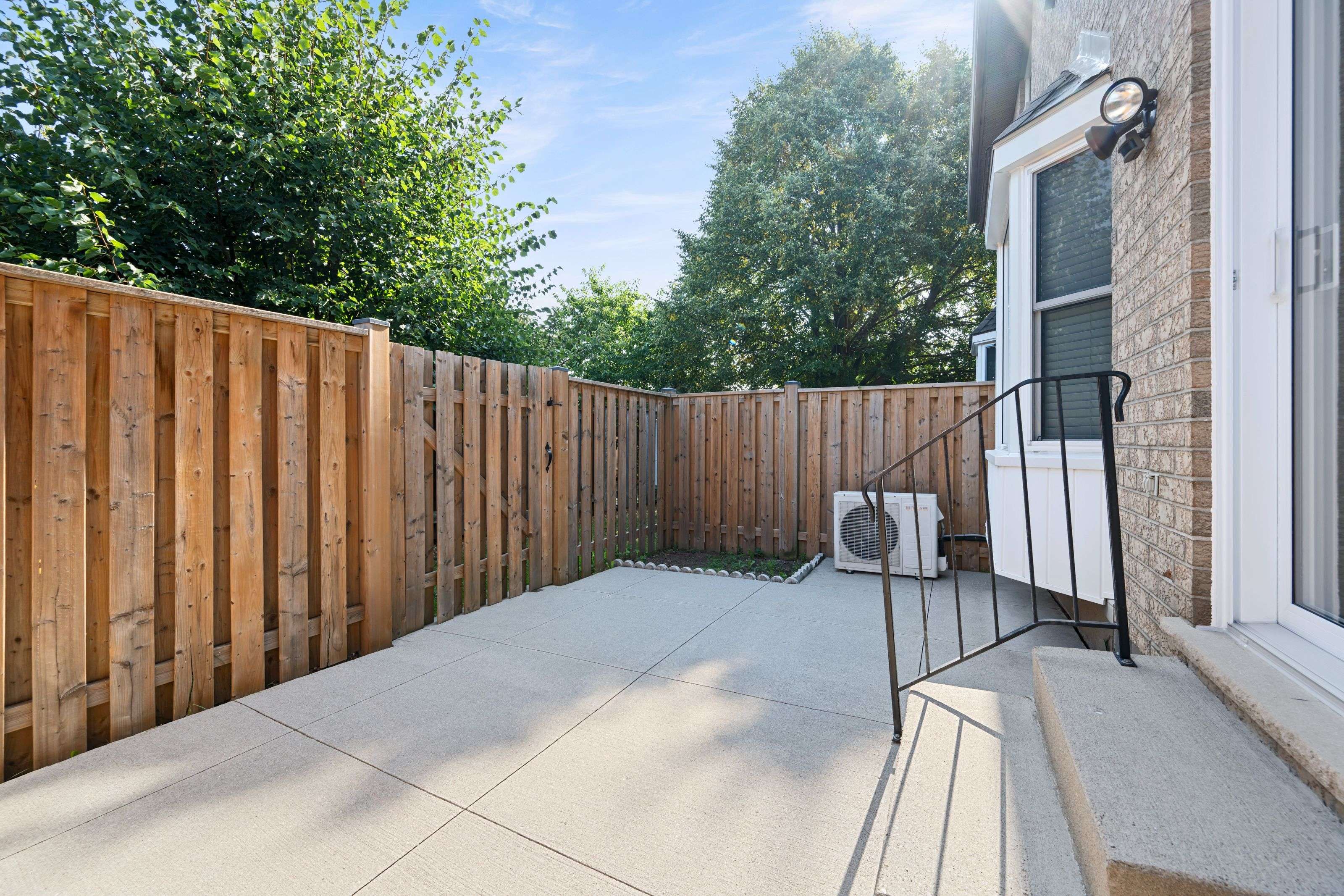 Hamilton, ON L9A 5J3,1310 Upper Wentworth ST #7