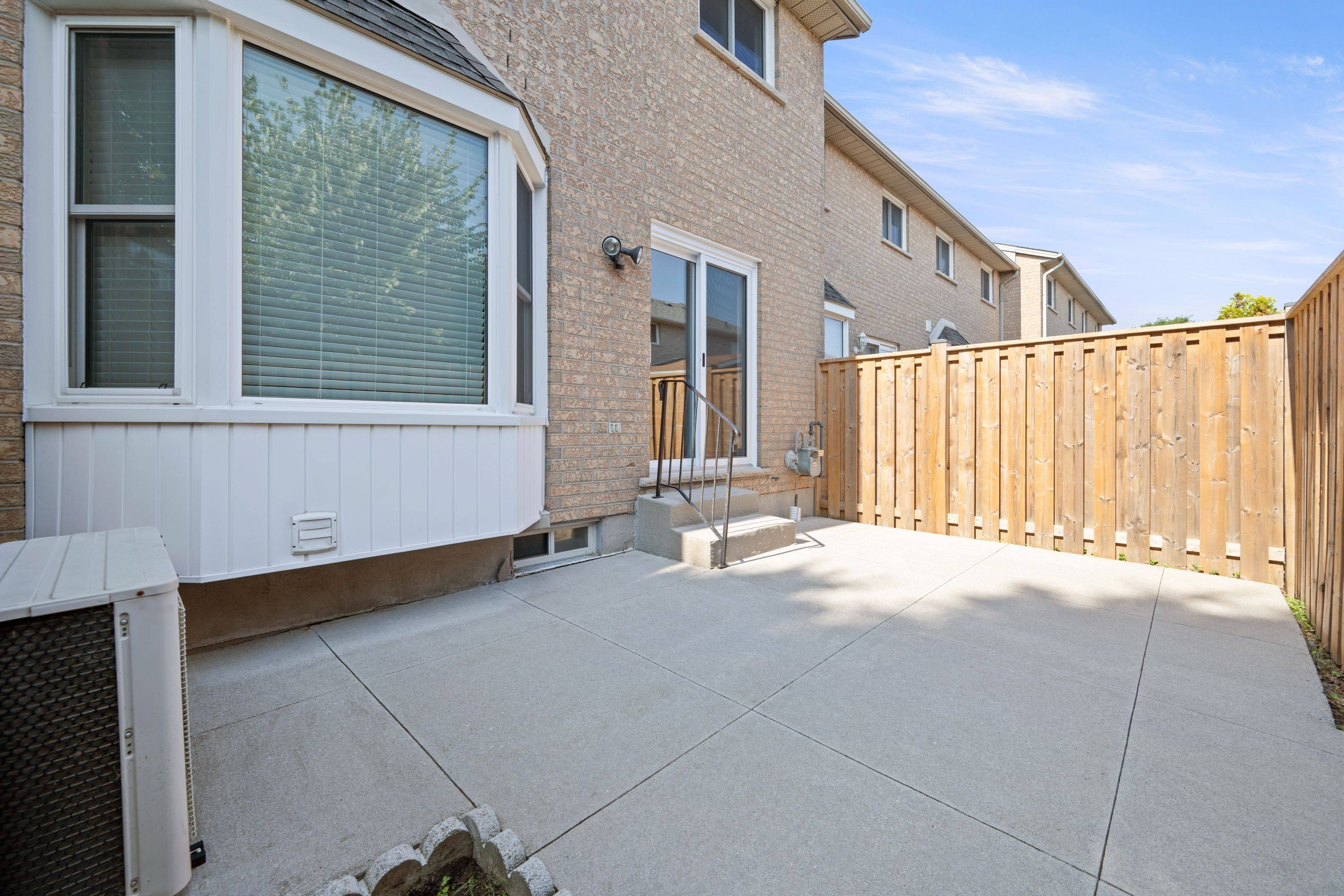 Hamilton, ON L9A 5J3,1310 Upper Wentworth ST #7