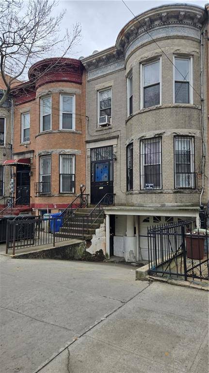 Brooklyn, NY 11220,846 52nd ST