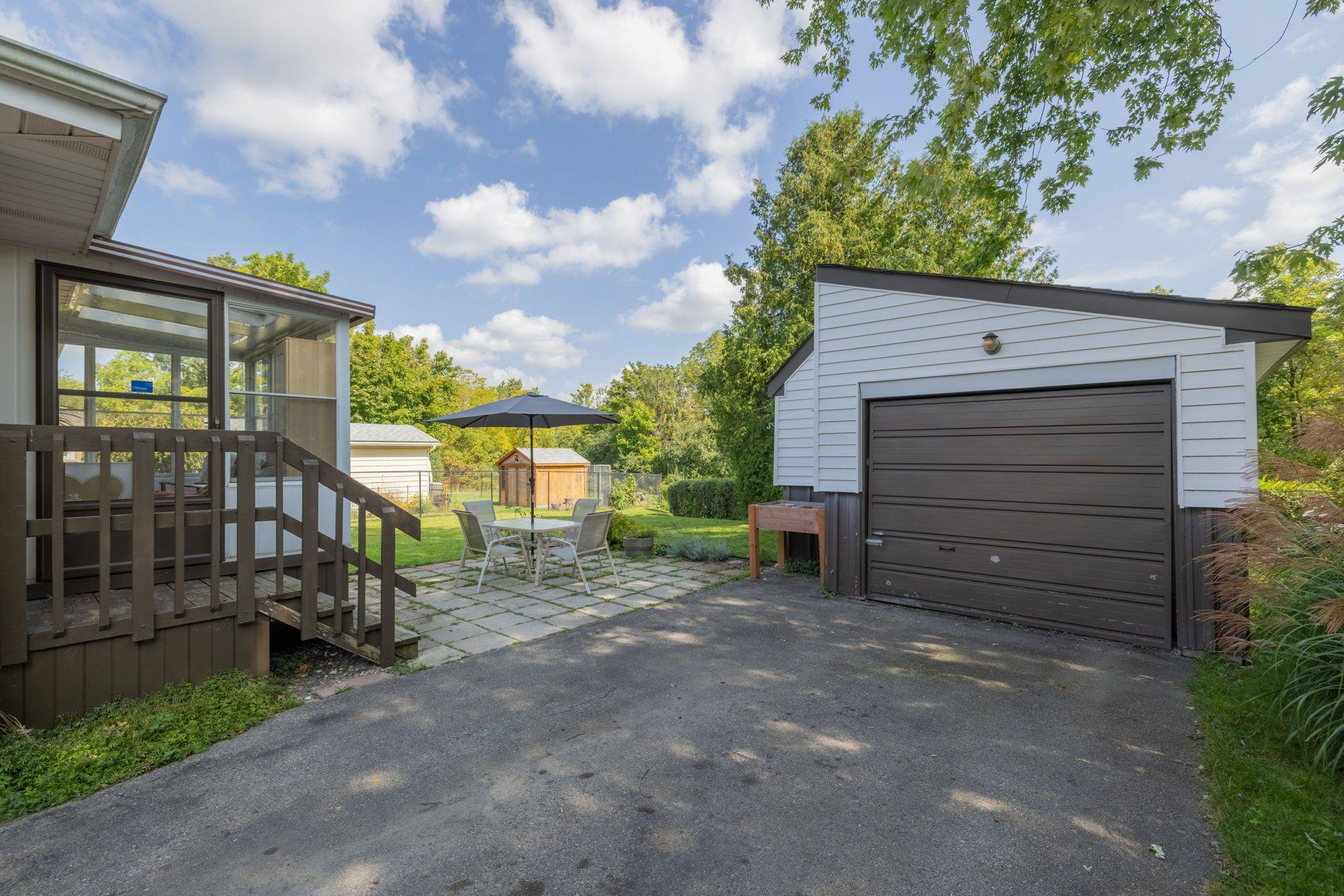 London South, ON N6J 3K1,460 Beachwood AVE